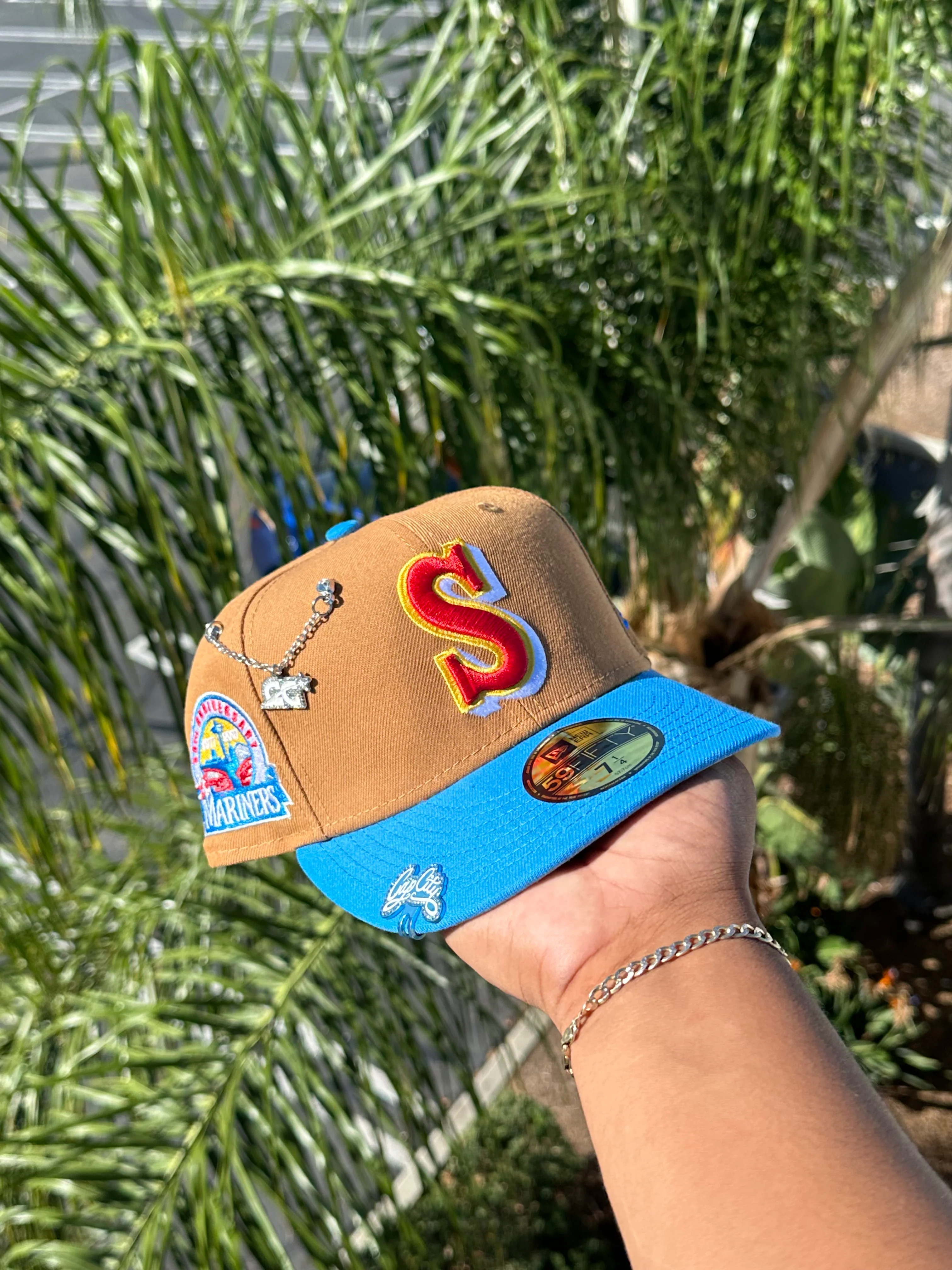 NEW ERA EXCLUSIVE 59FIFTY KHAKI/SKY BLUE SEATTLE MARINERS W/ 30TH ANNIVERSARY PATCH - Image 3