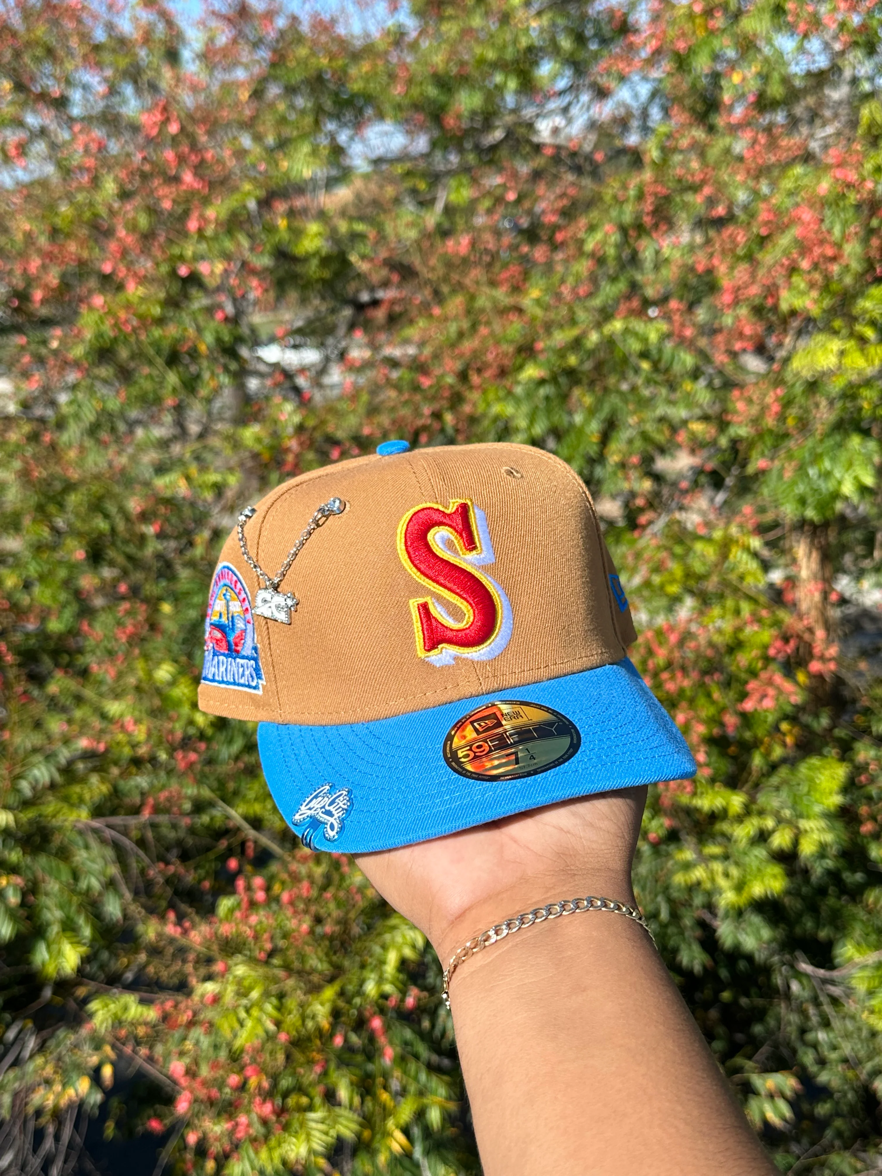 NEW ERA EXCLUSIVE 59FIFTY KHAKI/SKY BLUE SEATTLE MARINERS W/ 30TH ANNIVERSARY PATCH - Image 5