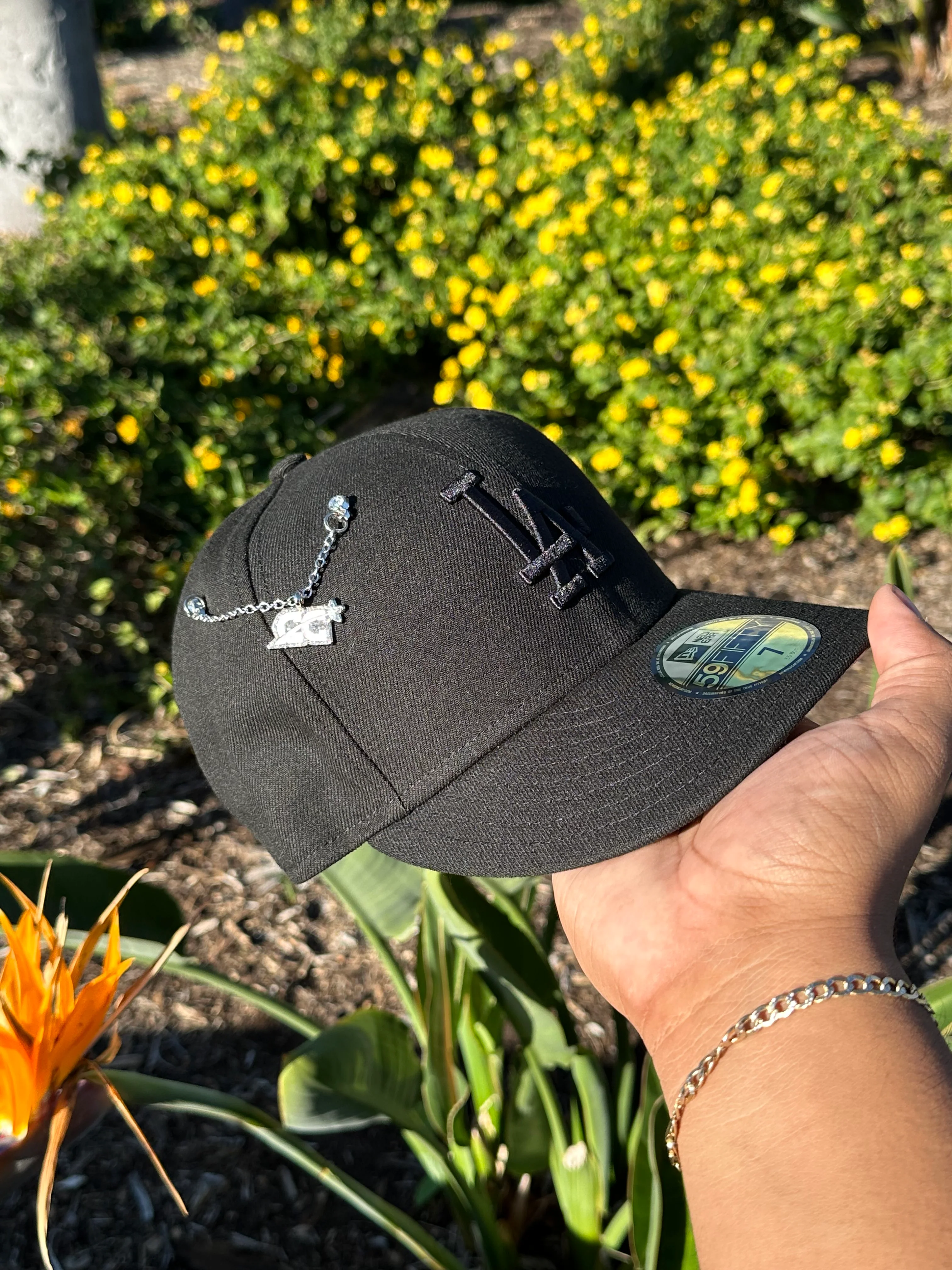 NEW ERA EXCLUSIVE 59FIFTY BLACKED OUT LOS ANGELES DODGERS - Image 3