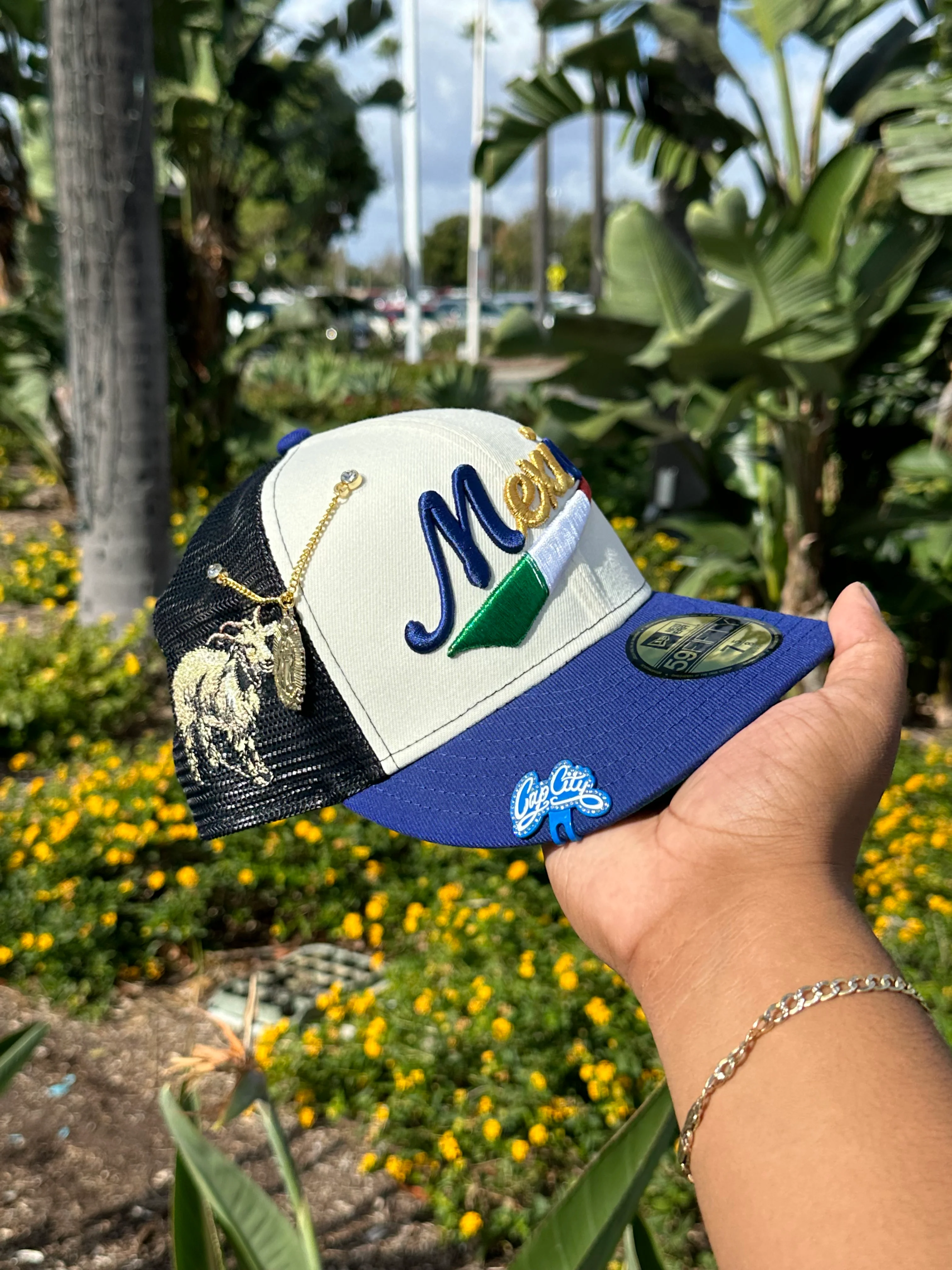 NEW ERA EXCLUSIVE 59FIFTY CHROME WHITE/BLUE MEXICO SCRIPT MESHBACK W/ THE GOAT PATCH - Image 3