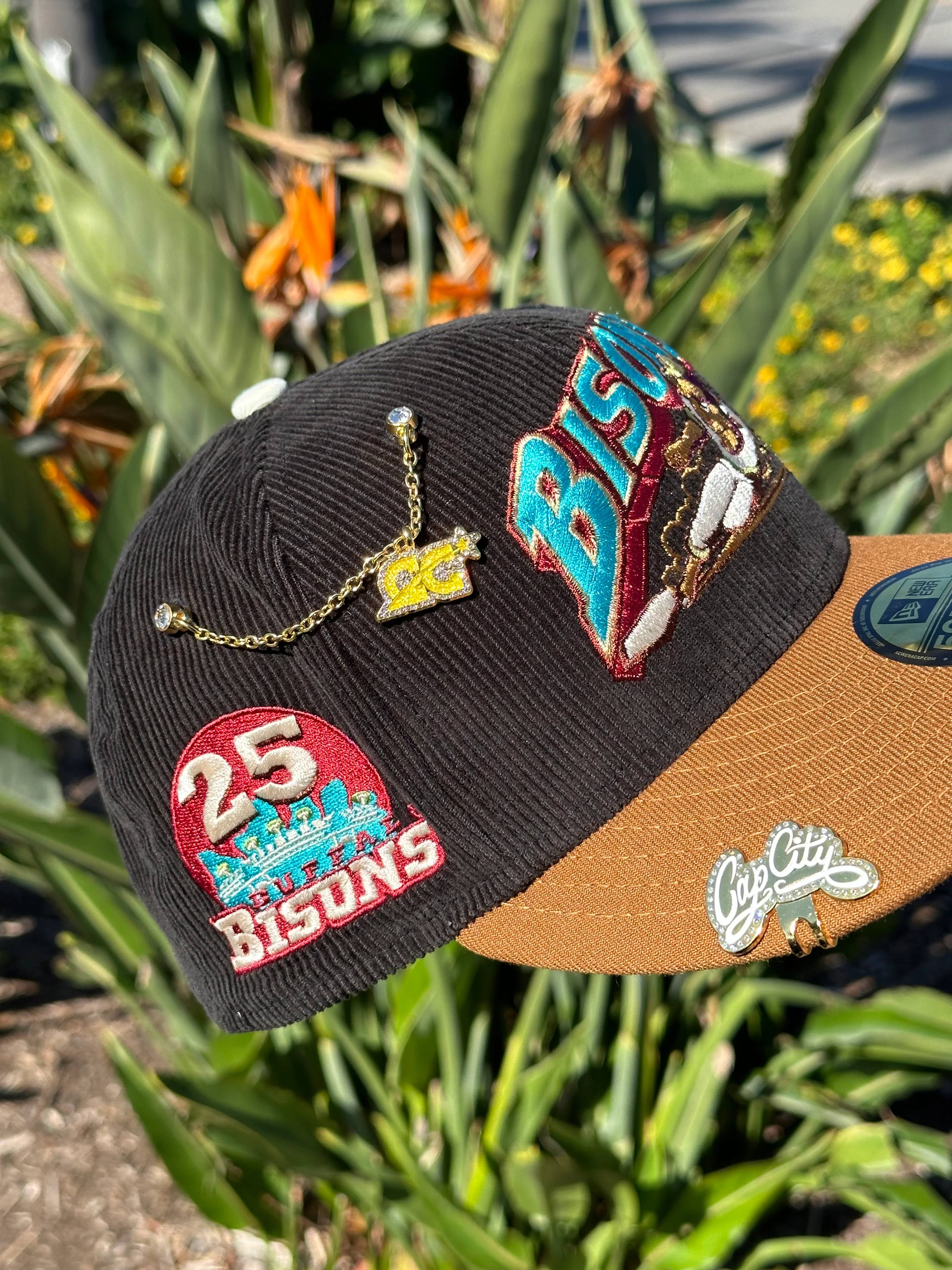 NEW ERA EXCLUSIVE 59FIFTY CORDUROY/KAHKI BUFFALO BISONS W/ 25TH ANNIVERSARY PATCH - Image 3