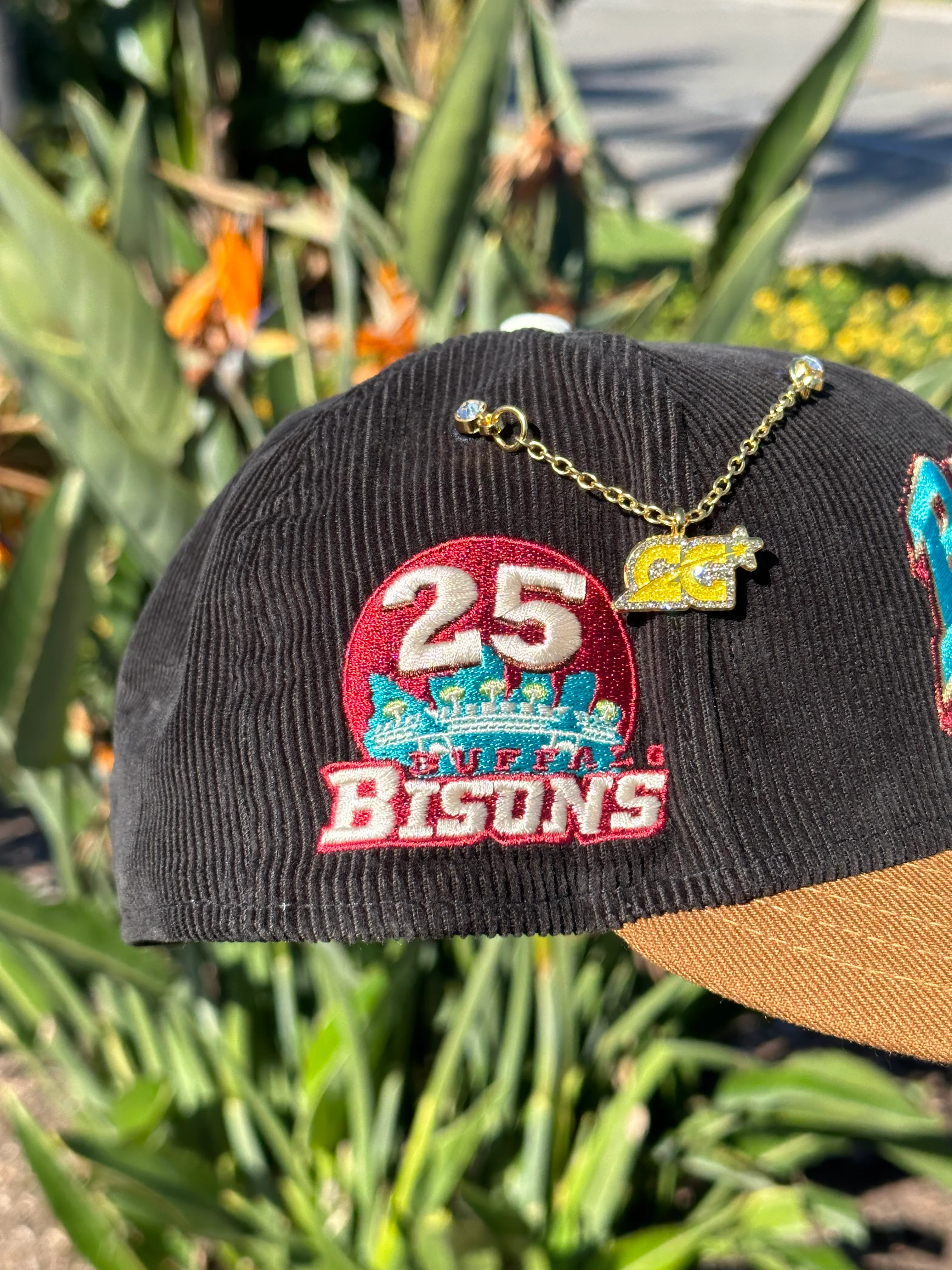 NEW ERA EXCLUSIVE 59FIFTY CORDUROY/KAHKI BUFFALO BISONS W/ 25TH ANNIVERSARY PATCH - Image 5