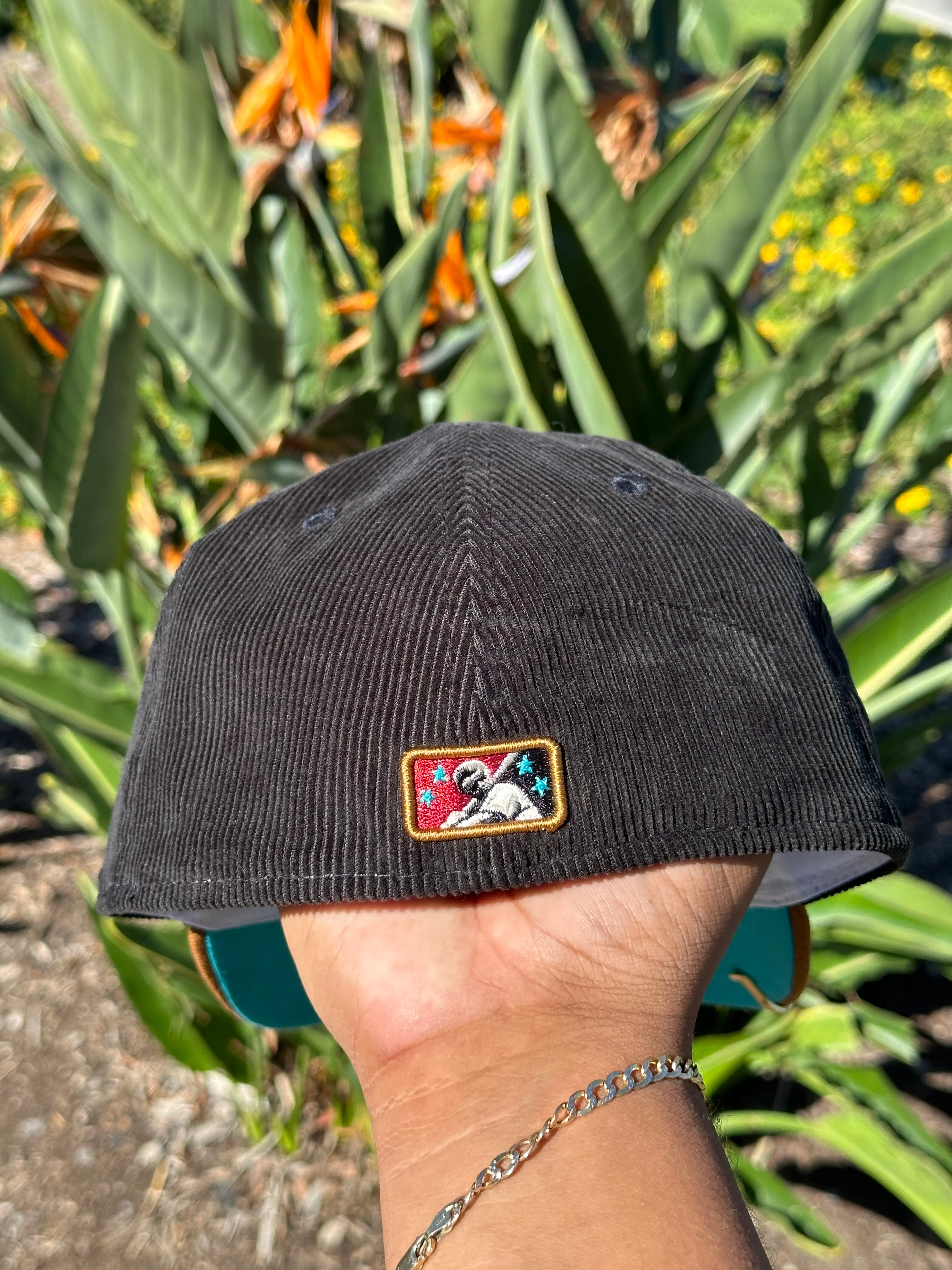 NEW ERA EXCLUSIVE 59FIFTY CORDUROY/KAHKI BUFFALO BISONS W/ 25TH ANNIVERSARY PATCH - Image 7