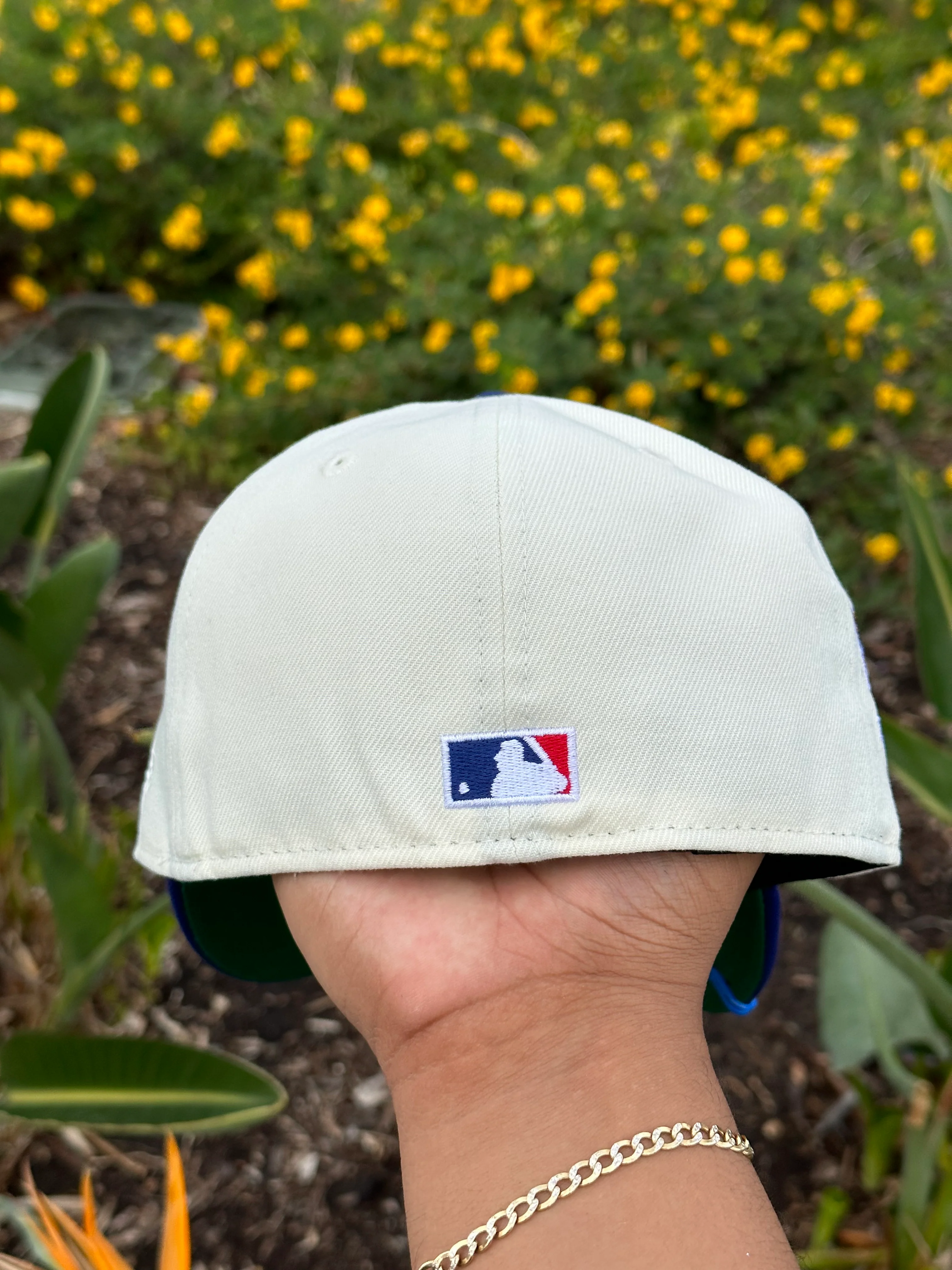 NEW ERA EXCLUSIVE 59FIFTY CHROME WHITE/BLUE LOS ANGELES DODGERS SCRIPT W/ 50TH ANNIVERSARY SIDE PATCH - Image 6