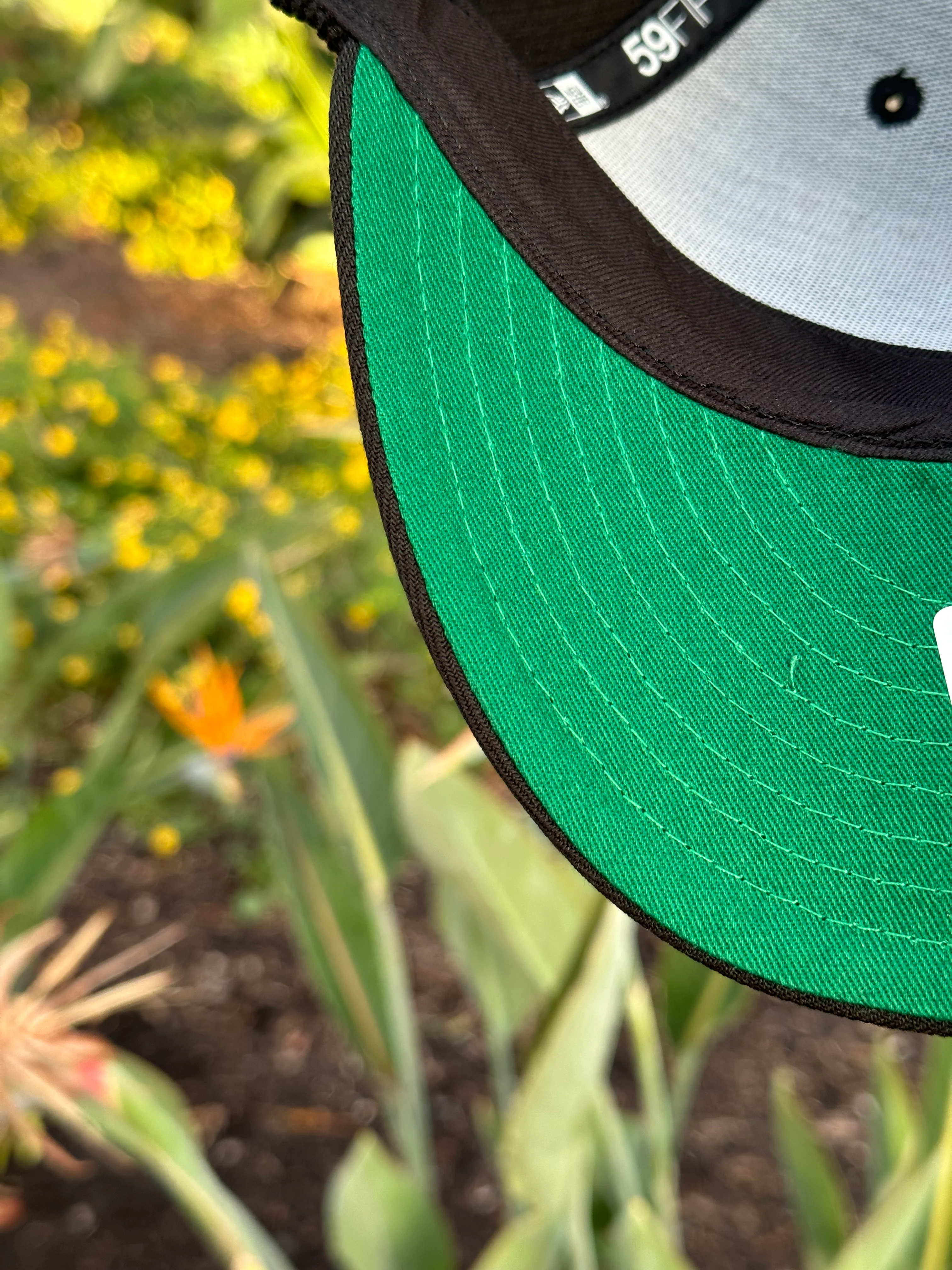 NEW ERA EXCLUSIVE 59FIFTY CORDUROY/BLACK MEXICO TWO TONE W/ MEXICO FLAG SIDE PATCH - Image 7