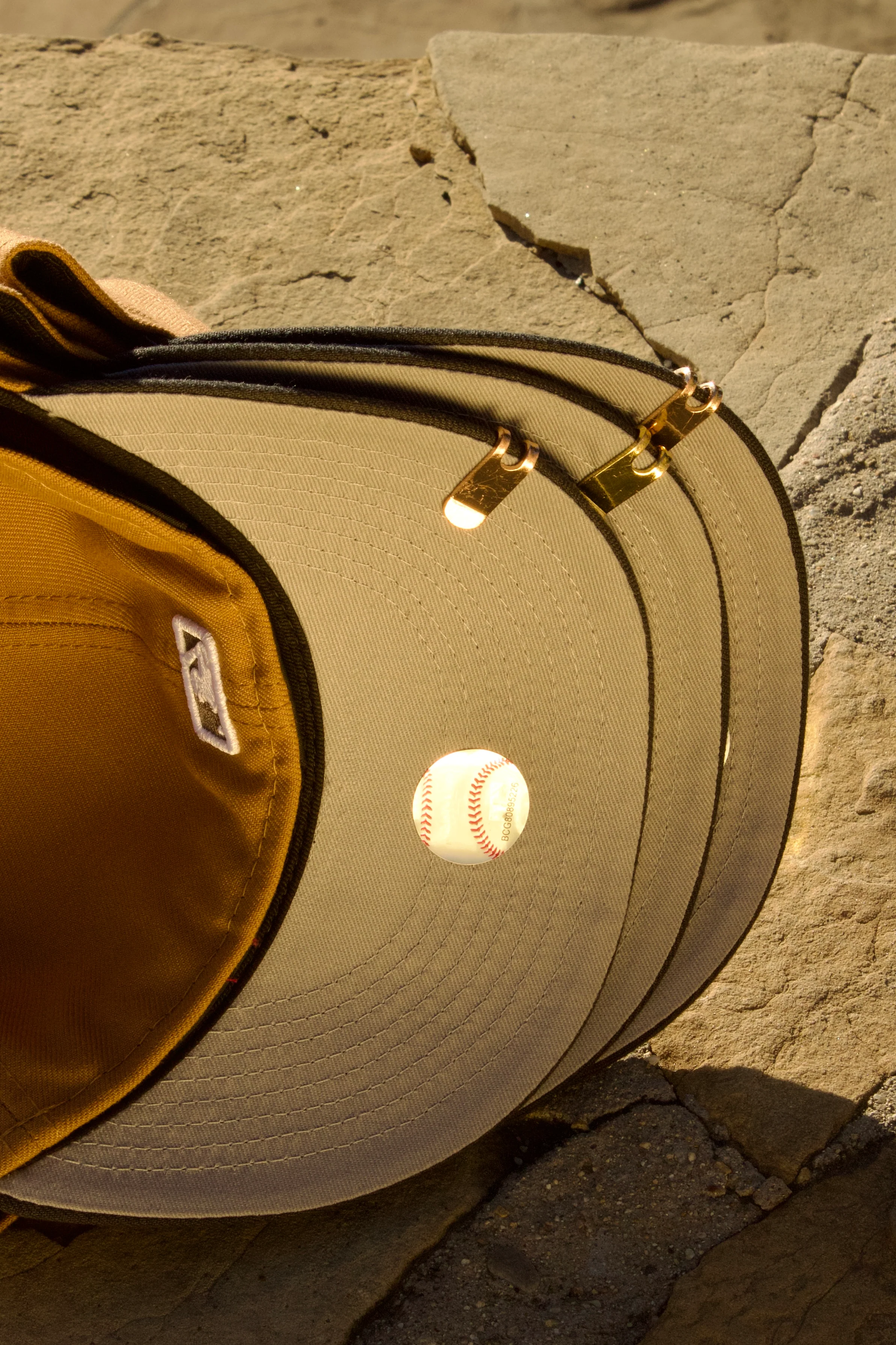 NEW ERA EXCLUSIVE 59FIFTY TAN/GREY PITTSBURGH PIRATES 2TONE COLOR PACK - Image 5