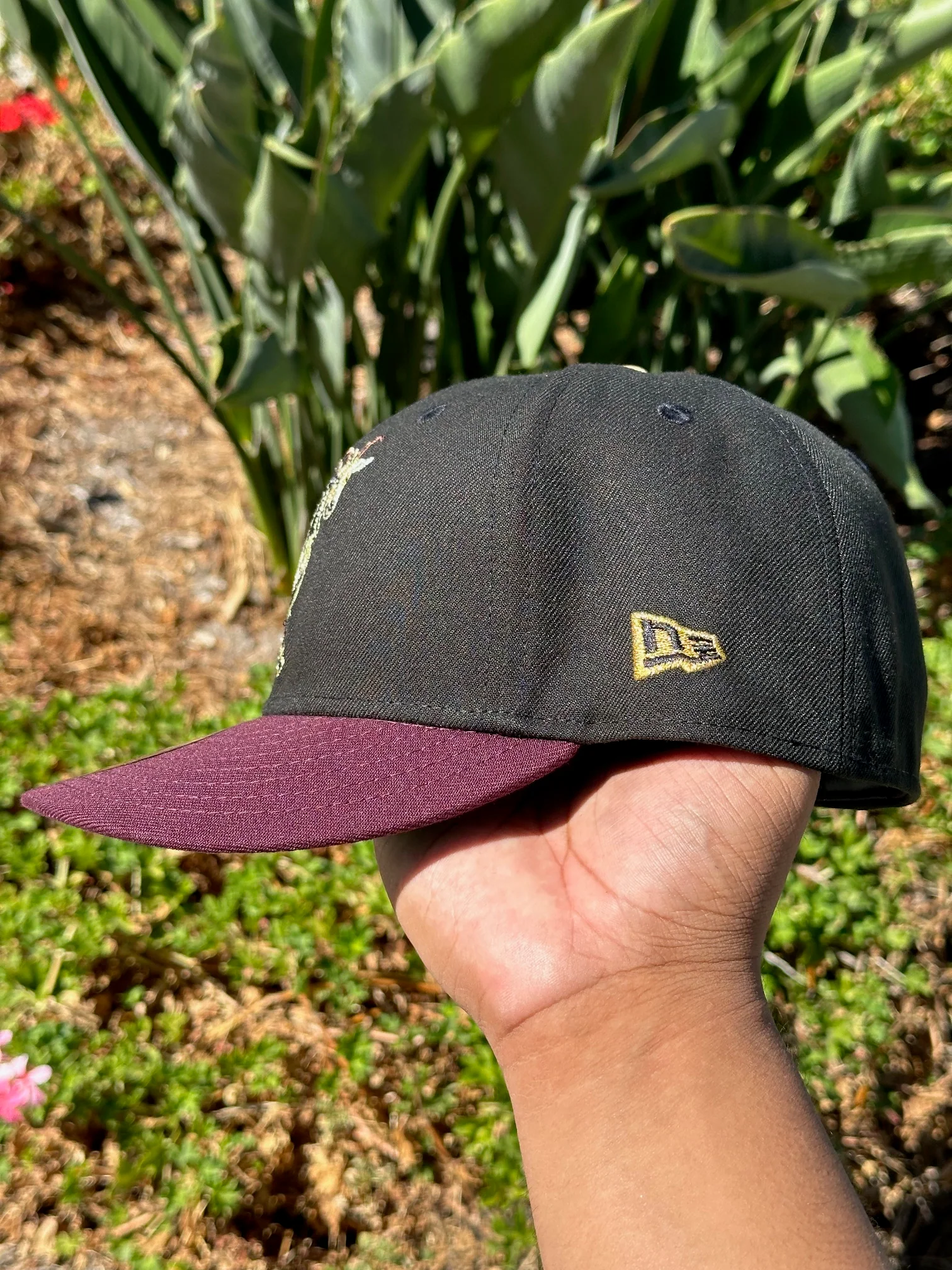 NEW ERA EXCLUSIVE 59FIFTY BLACK/BURGUNDY MEXICO "THE GOAT" W/ MEXICO FLAG PATCH - Image 5