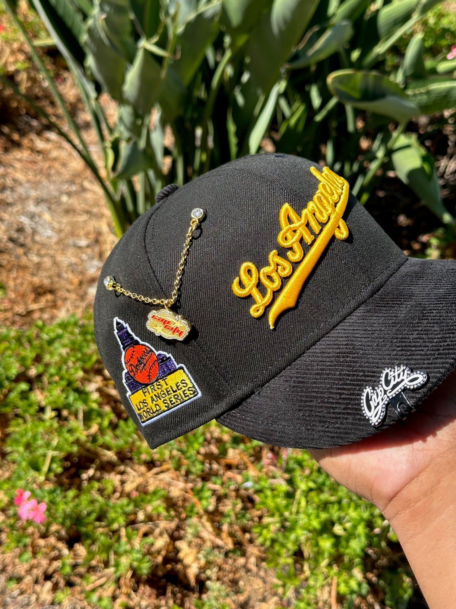 NEW ERA EXCLUSIVE 59FIFTY BLACK/CORDUROY LOS ANGELES DODGERS SCRIPT W/ 1ST WORLD SERIES SIDE PATCH - Image 3