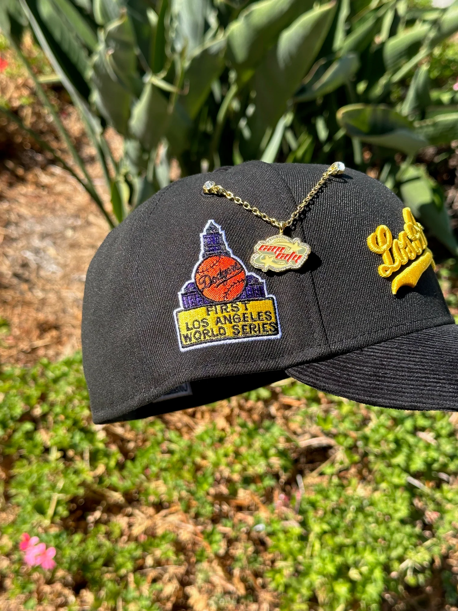 NEW ERA EXCLUSIVE 59FIFTY BLACK/CORDUROY LOS ANGELES DODGERS SCRIPT W/ 1ST WORLD SERIES SIDE PATCH - Image 4