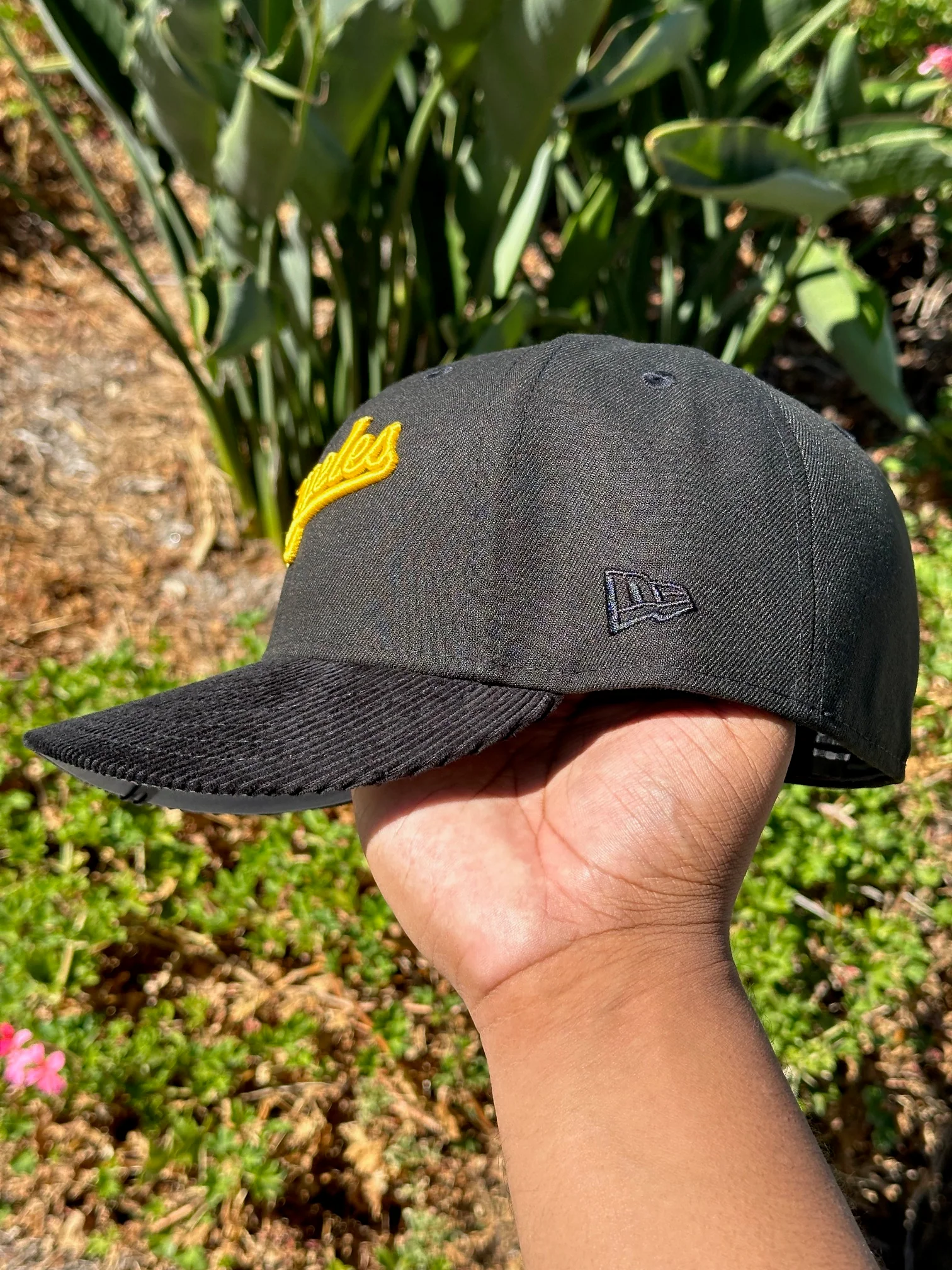 NEW ERA EXCLUSIVE 59FIFTY BLACK/CORDUROY LOS ANGELES DODGERS SCRIPT W/ 1ST WORLD SERIES SIDE PATCH - Image 5