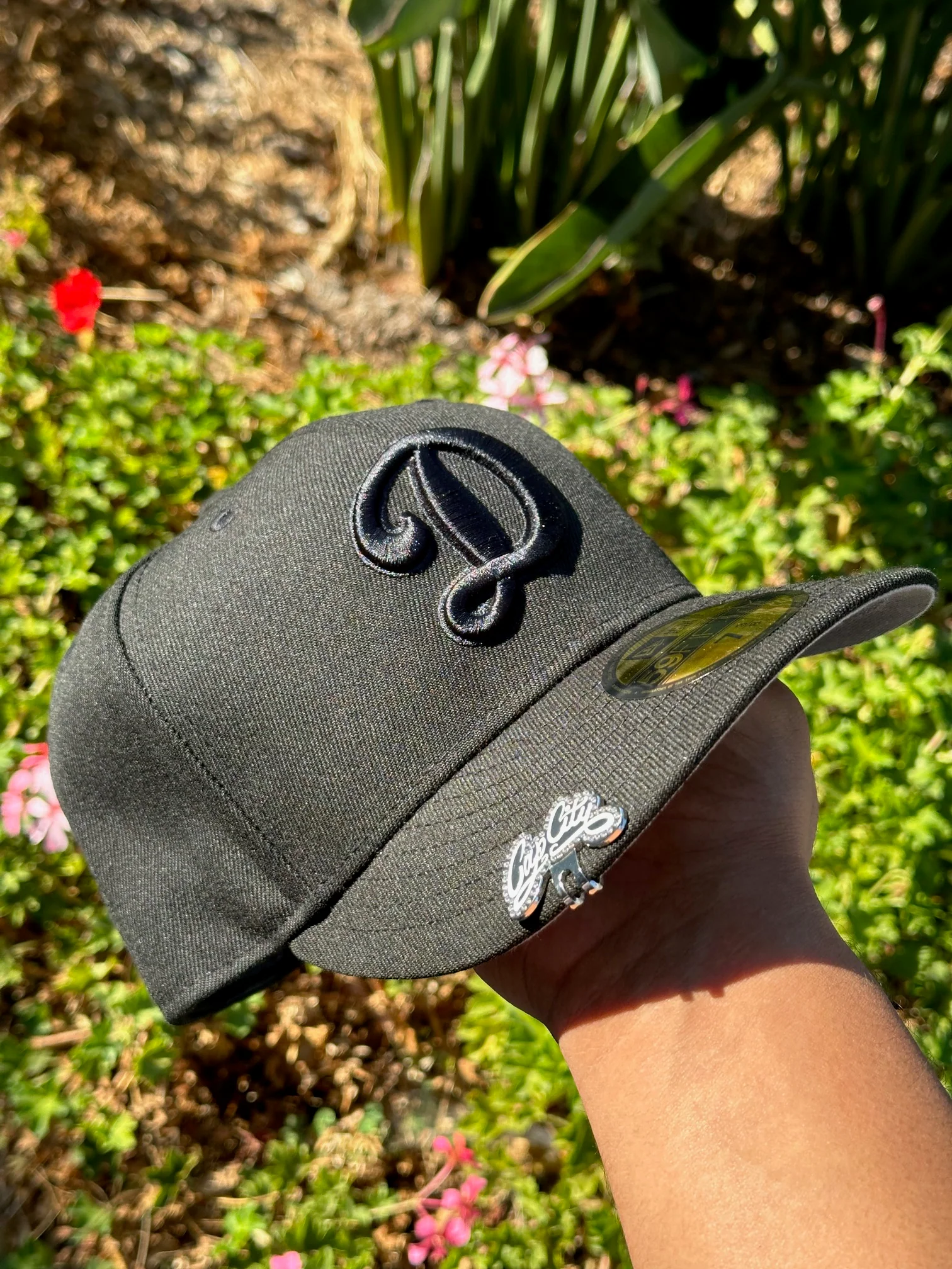 NEW ERA EXCLUSIVE 59FIFTY BLACKED OUT LOS ANGELES DODGERS - Image 3