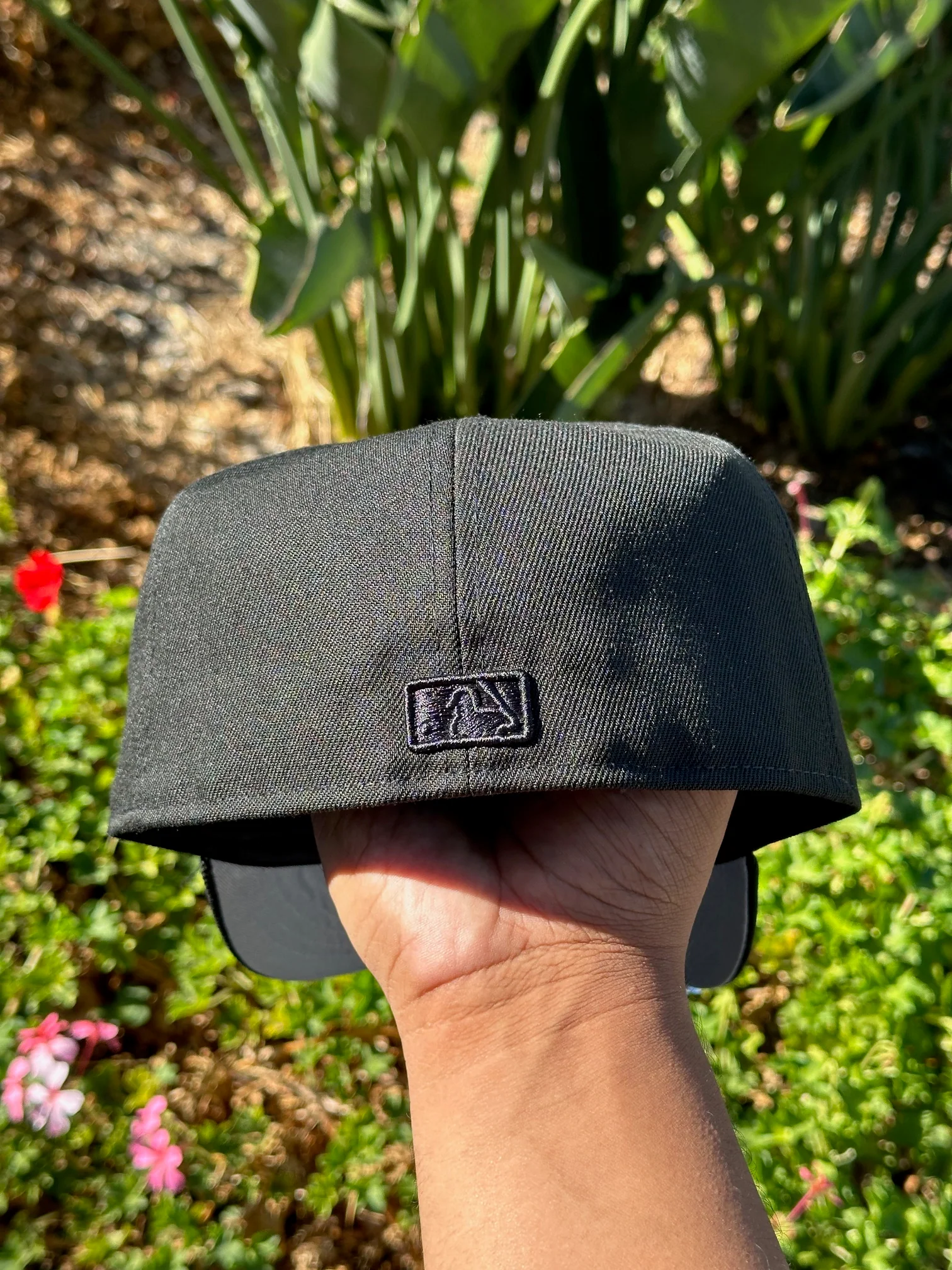 NEW ERA EXCLUSIVE 59FIFTY BLACKED OUT LOS ANGELES DODGERS - Image 5