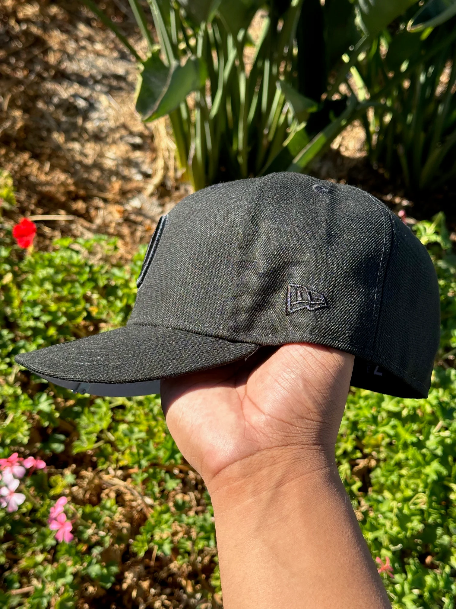 NEW ERA EXCLUSIVE 59FIFTY BLACKED OUT LOS ANGELES DODGERS - Image 6