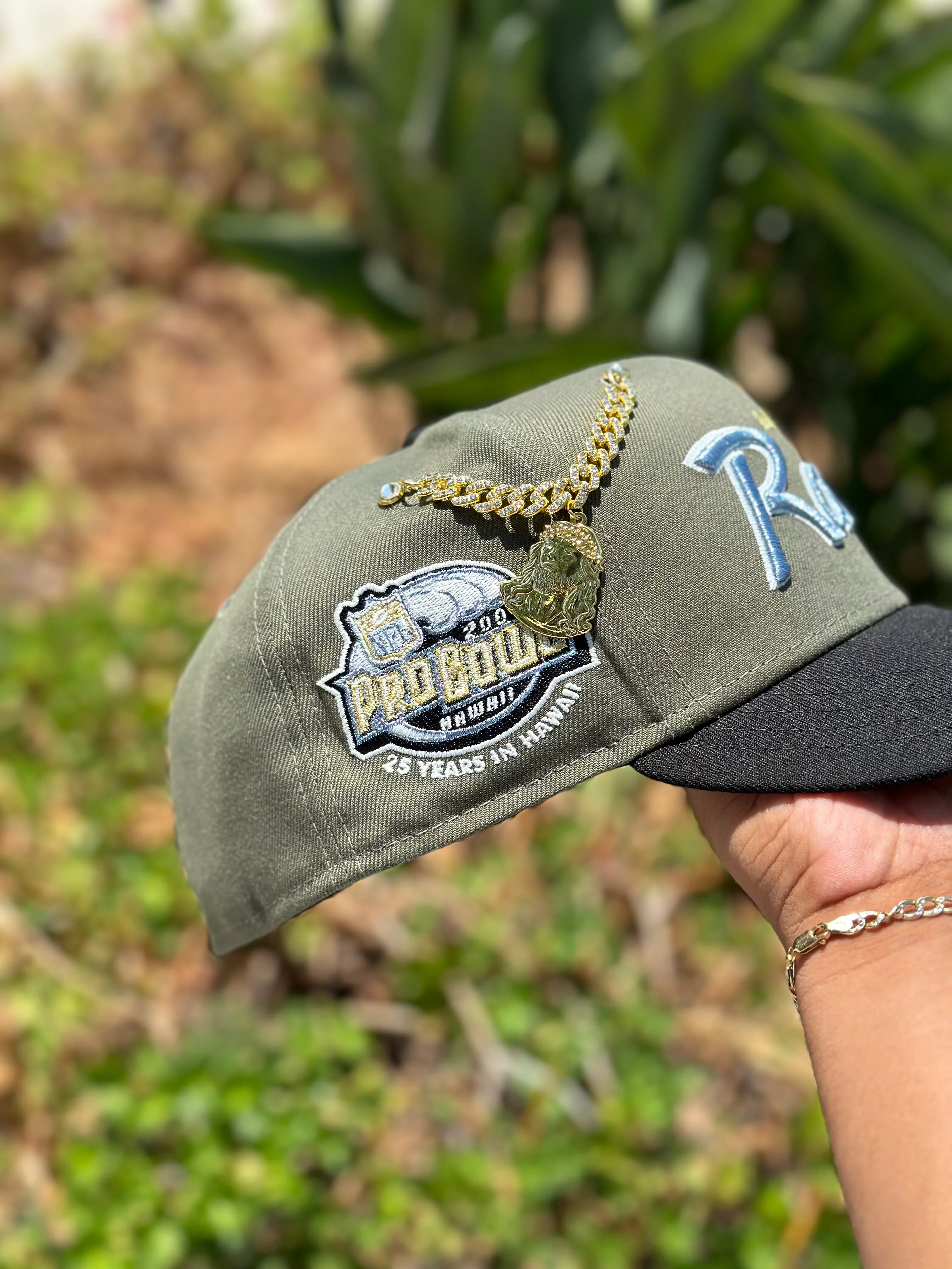 NEW ERA EXCLUSIVE 59FIFTY OLIVE GREEN/BLACK LOS ANGLES RAMS SCRIPT W/ 2004 PRO BOWL SIDE PATCH - Image 4