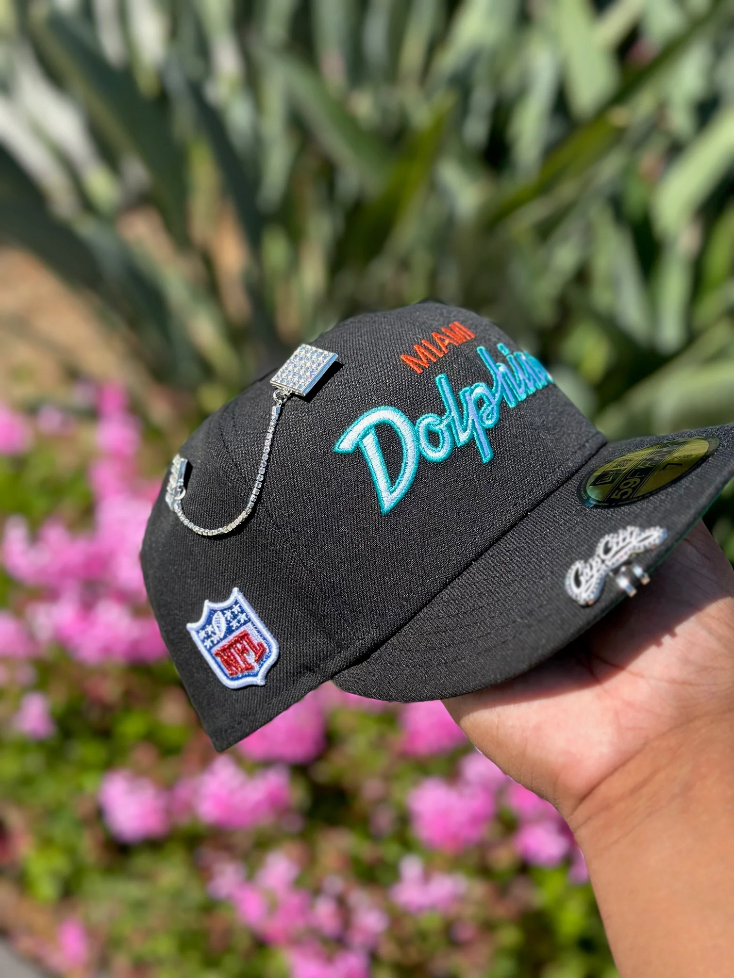 NEW ERA EXCLUSIVE 59FIFTY BLACK MIAMI DOLPHINS SCRIPT W/ NFL LOGO SIDE PATCH - Image 4