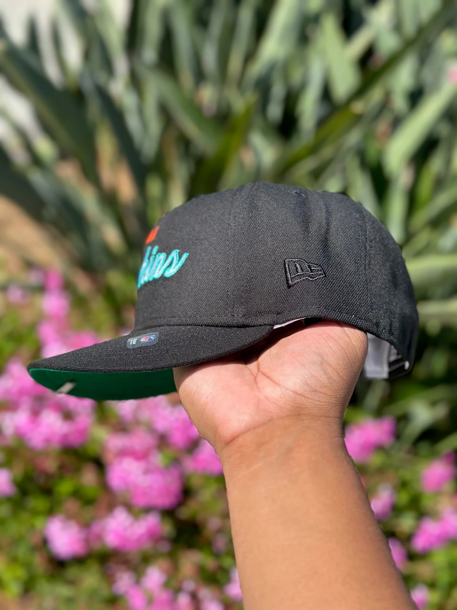 NEW ERA EXCLUSIVE 59FIFTY BLACK MIAMI DOLPHINS SCRIPT W/ NFL LOGO SIDE PATCH - Image 5