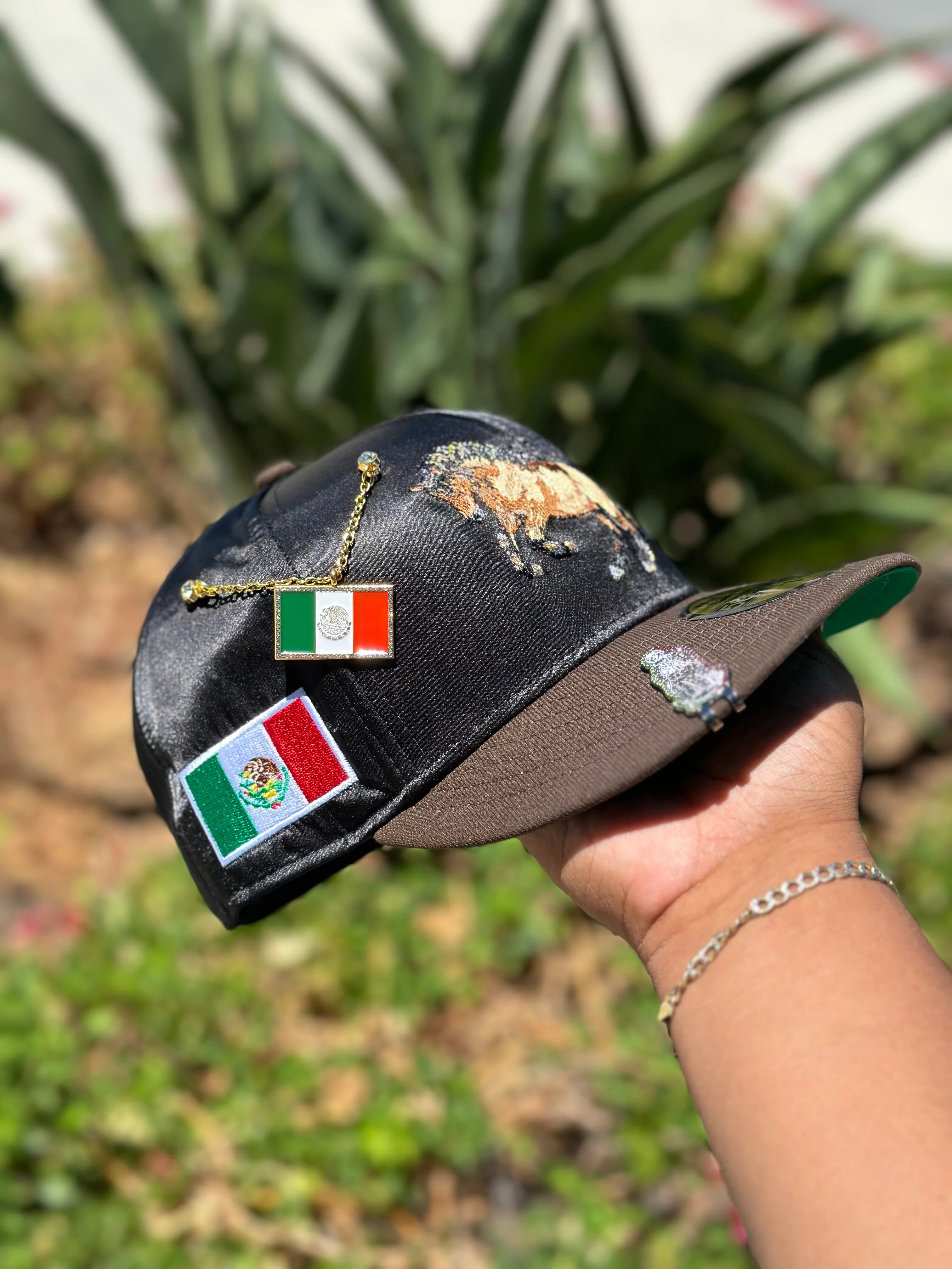 NEW ERA EXCLUSIVE 59FIFTY SATIN/BROWN MEXICO "EL CABALLO" W/ MEXICO FLAG SIDE PATCH - Image 3