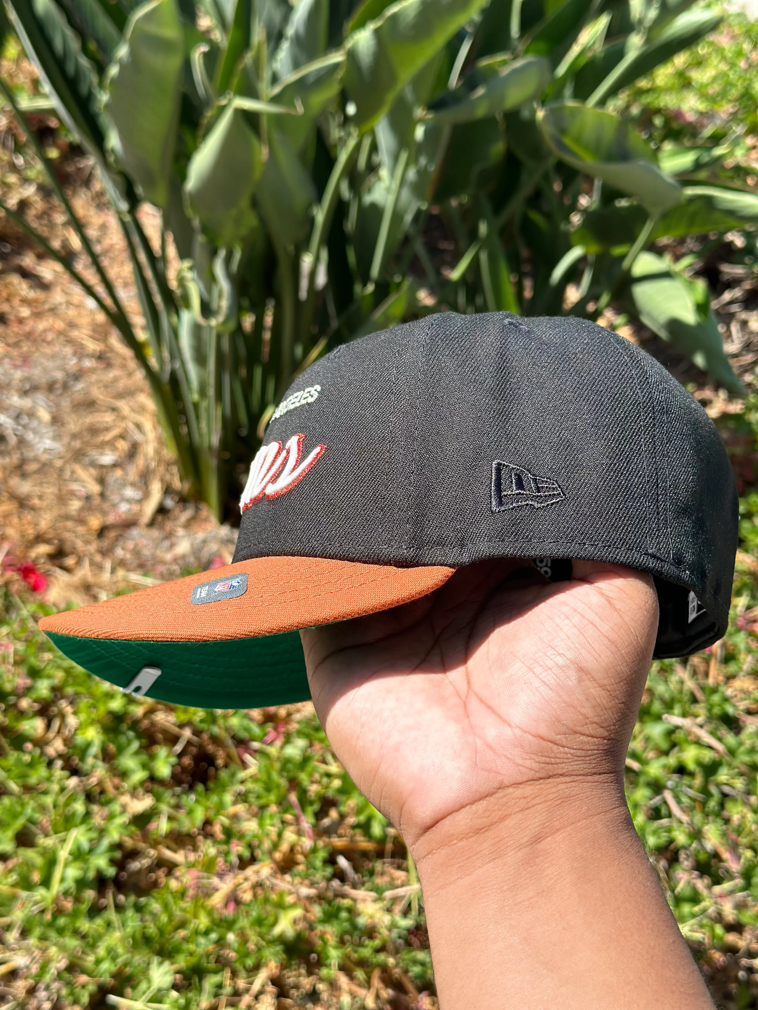 NEW ERA EXCLUSIVE 59FIFTY BLACK/RUST LOS ANGELES RAMS SCRIPT W/ NFL LOGO PATCH - Image 6