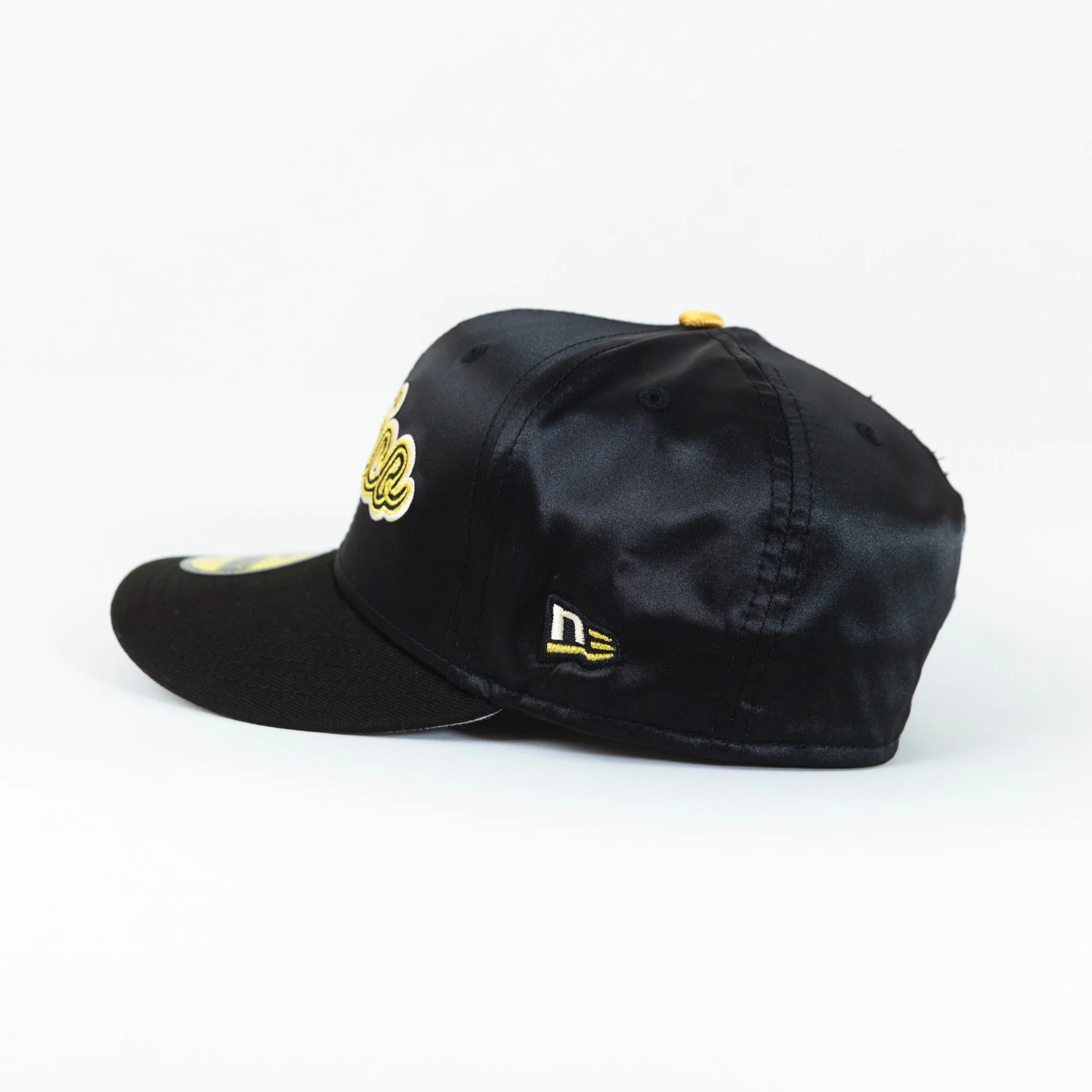 NEW ERA EXCLUSIVE 59FIFTY BLACK SATIN MEXICO SCRIPT W/ MEXICO FLAG SIDE PATCH - Image 3