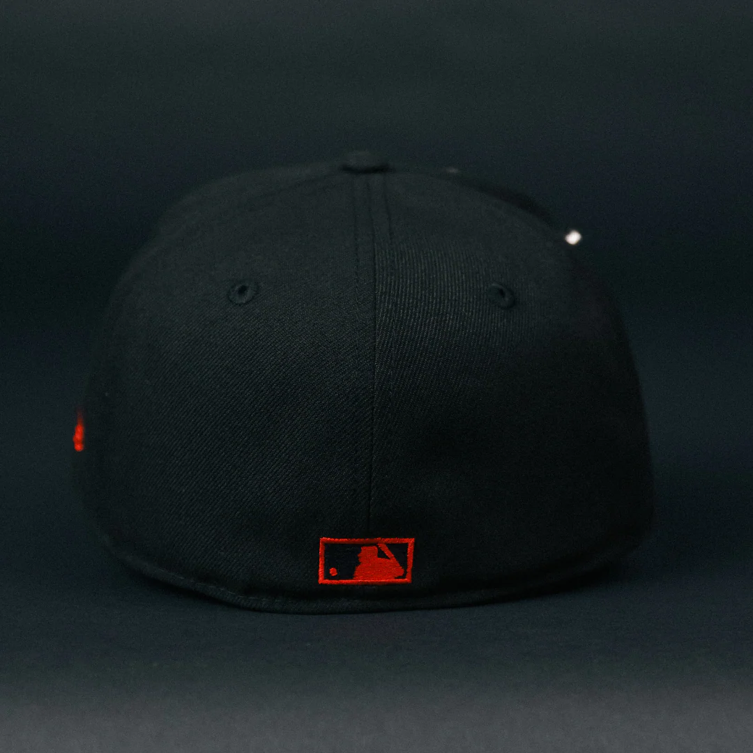 NEW ERA EXCLUSIVE 59FIFTY BLACKED OUT NEW YORK YANKEES W/ 1996 WORLD SERIES SIDE PATCH - Image 3