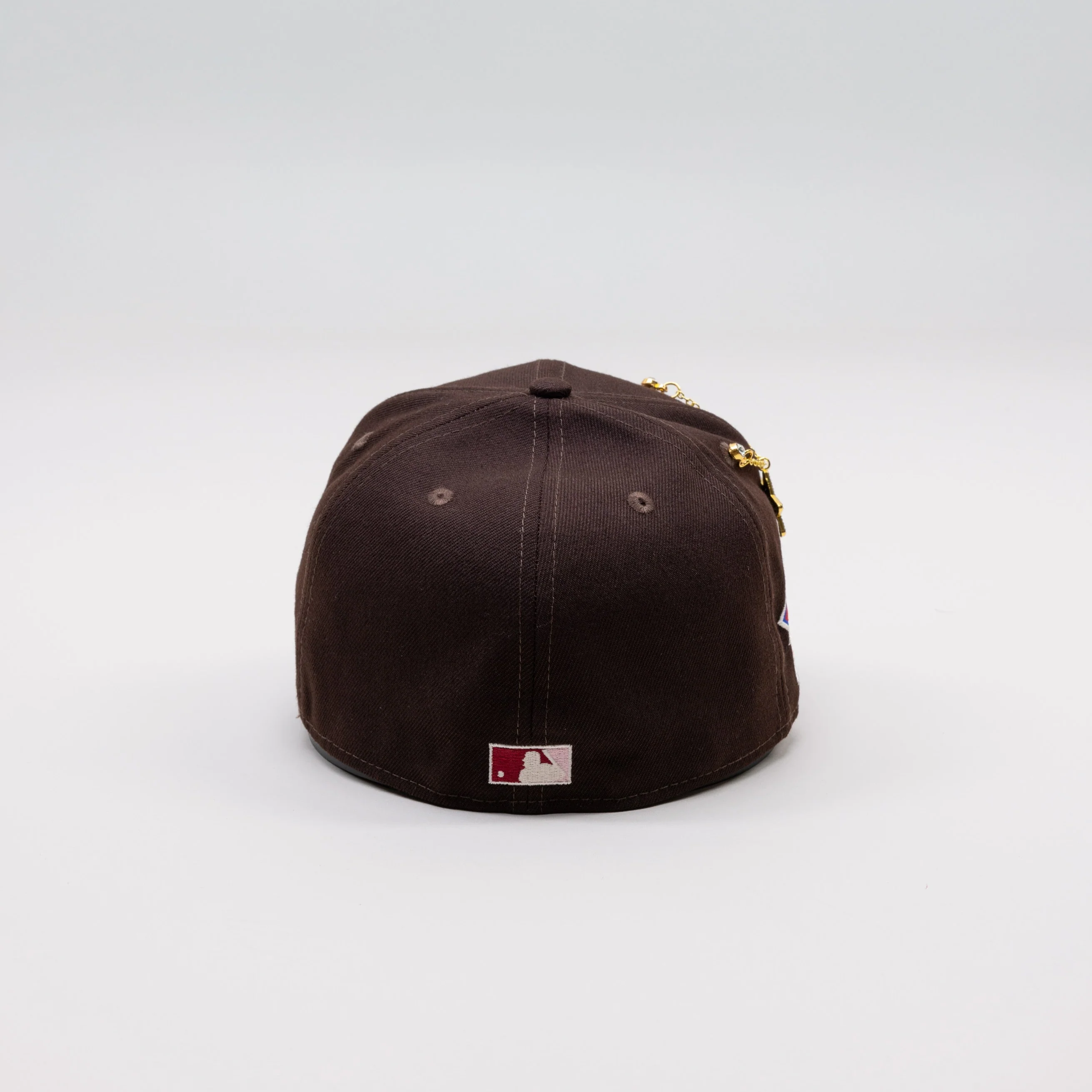 NEW ERA EXCLUSIVE 59FIFTY DARK BROWN NEW YORK YANKEES W/ 1999 WORLD SERIES SIDE PATCH - Image 3