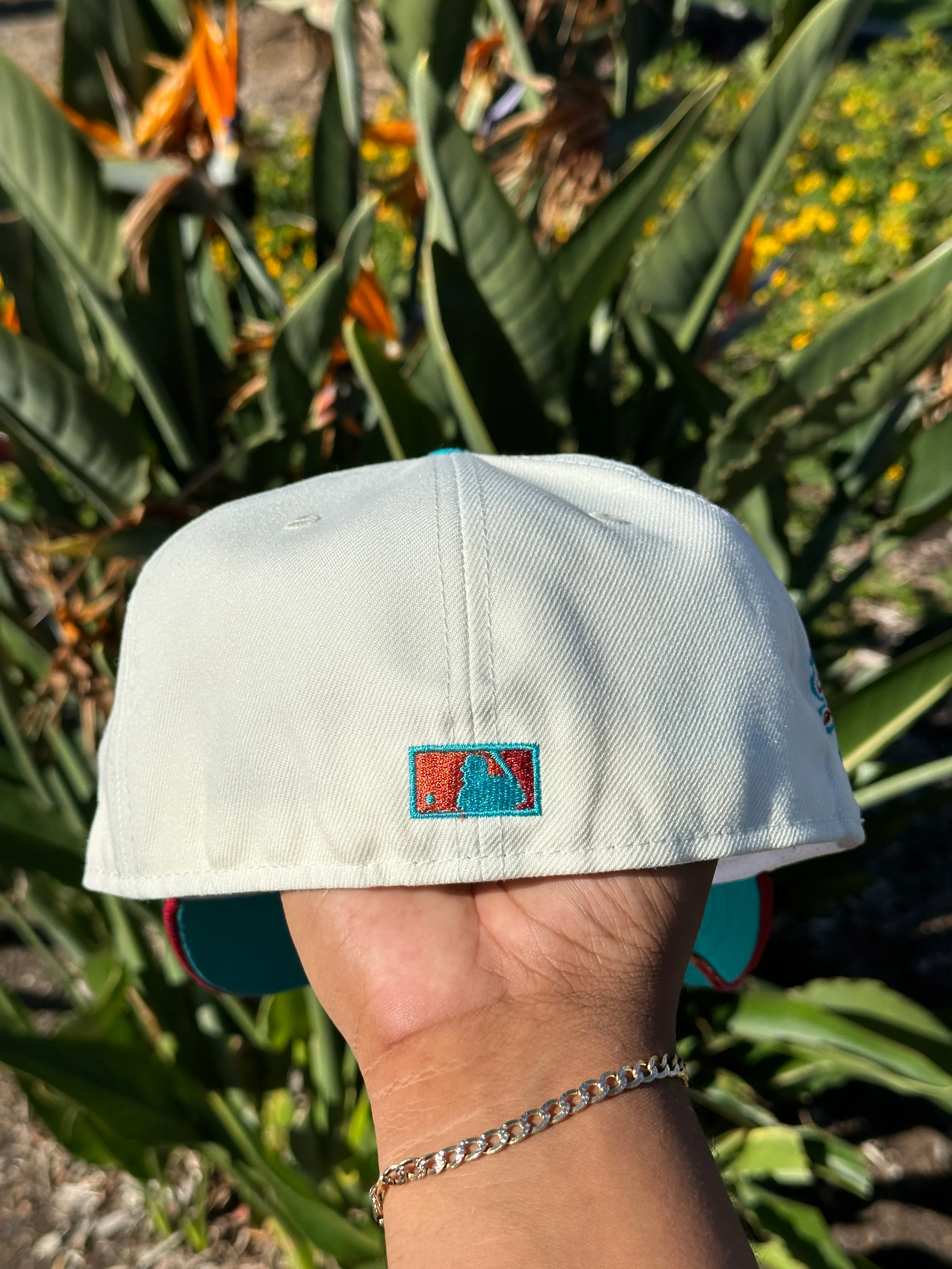 NEW ERA EXCLUSIVE 59FIFTY CHROME WHITE/BURGUNDY LOS ANGELES DODGERS W/ 100TH ANNIVERSARY PATCH - Image 6