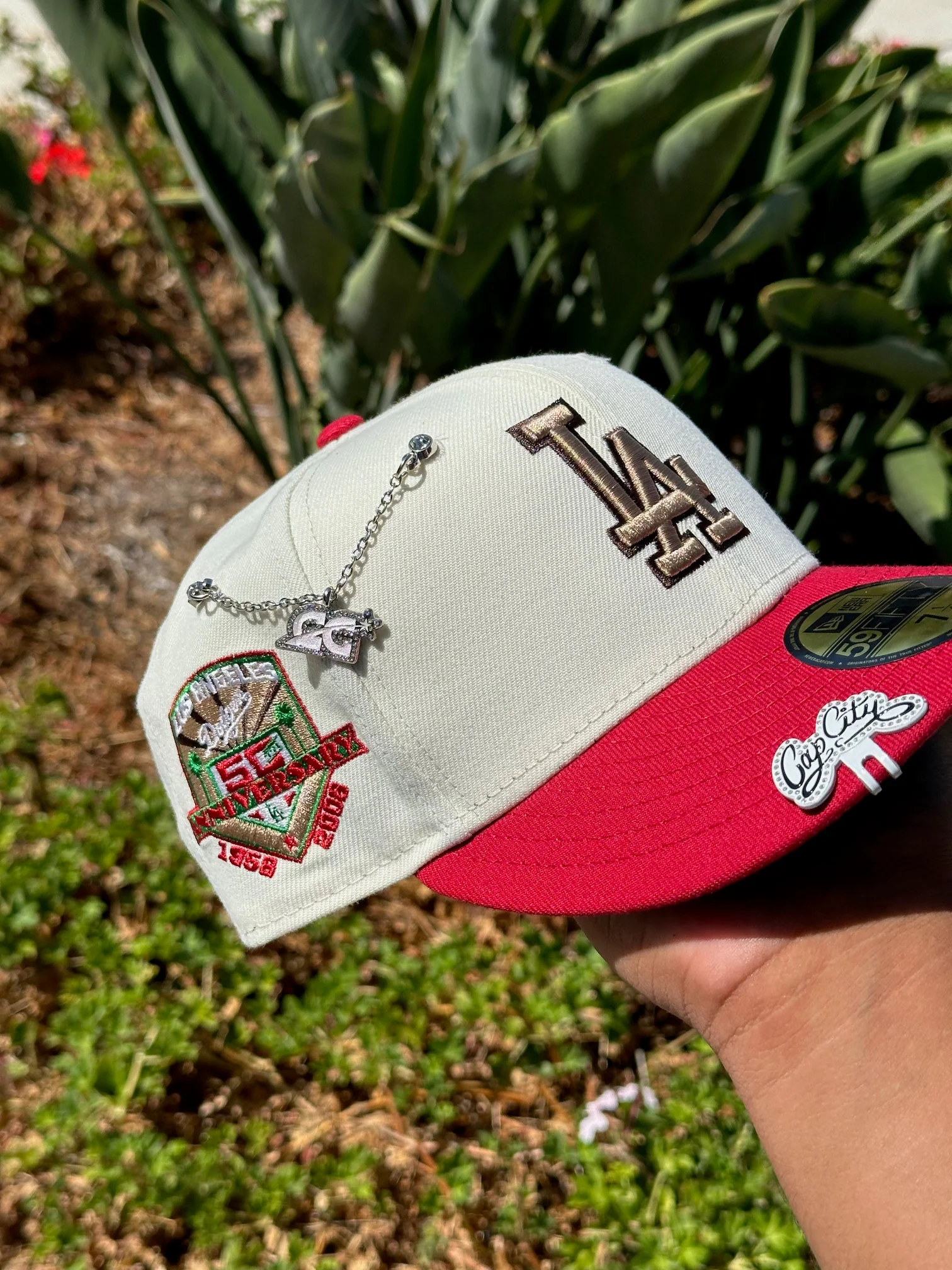 NEW ERA EXCLUSIVE 59FIFTY CHROME WHITE/RED LOS ANGELES DODGERS W/ 50TH ANNIVERSARY SIDE PATCH - Image 3