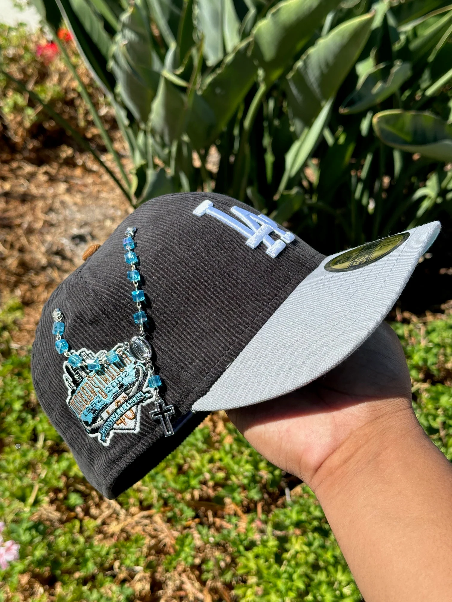 NEW ERA EXCLUSIVE 59FIFTY CORDUROY/GREY LOS ANGELES DODGERS W/ 40TH ANNIVERSARY PATCH SIDE PATCH - Image 3