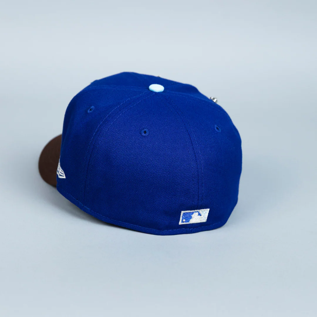 NEW ERA EXCLUSIVE 59FIFTY DARK BLUE/ BROWN ATLANTA BRAVES W/ 1999 WORLD SERIES SIDE PATCH - Image 4