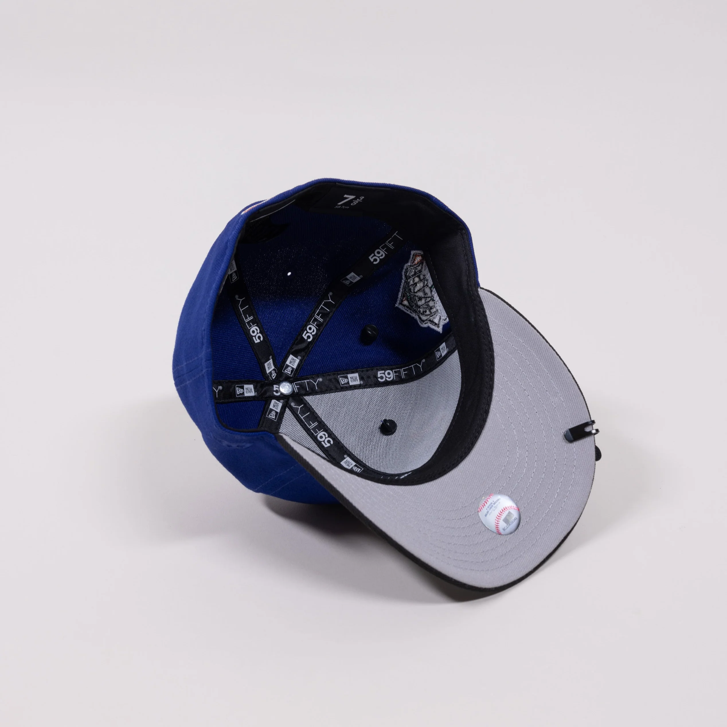 NEW ERA EXCLUSIVE 59FIFTY DARK BLUE/ BLACK NEW YORK YANKEES W/ 1999 WORLD SERIES SIDE PATCH - Image 5