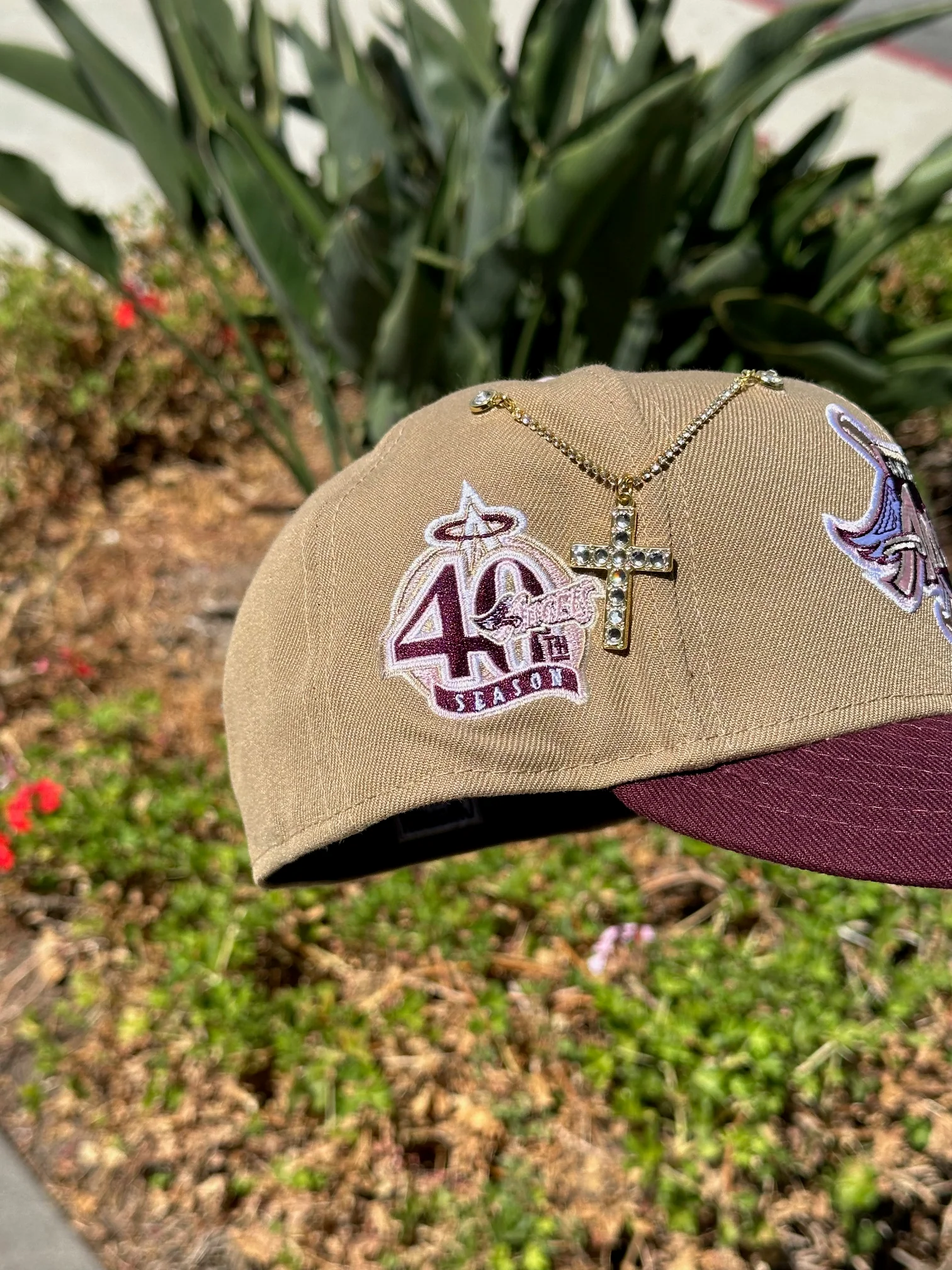 NEW ERA EXCLUSIVE 59FIFTY KHAKI/BURGUNDY ANAHEIM ANGELS W/ 40TH ANNIVERSARY SIDE PATCH - Image 4