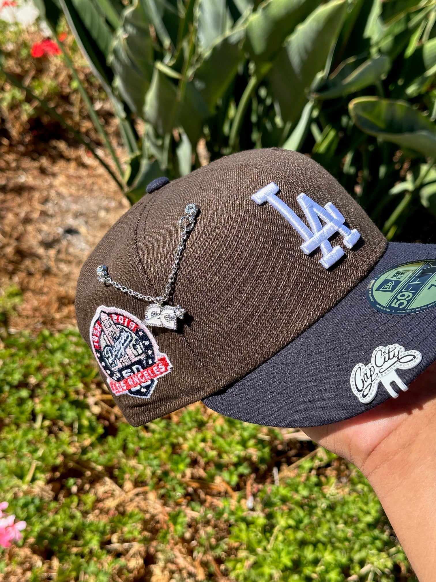 NEW ERA EXCLUSIVE 59FIFTY MOCHA/NAVY LOS ANGELES DODGERS W/ 60TH ANNIVERSARY PATCH - Image 3