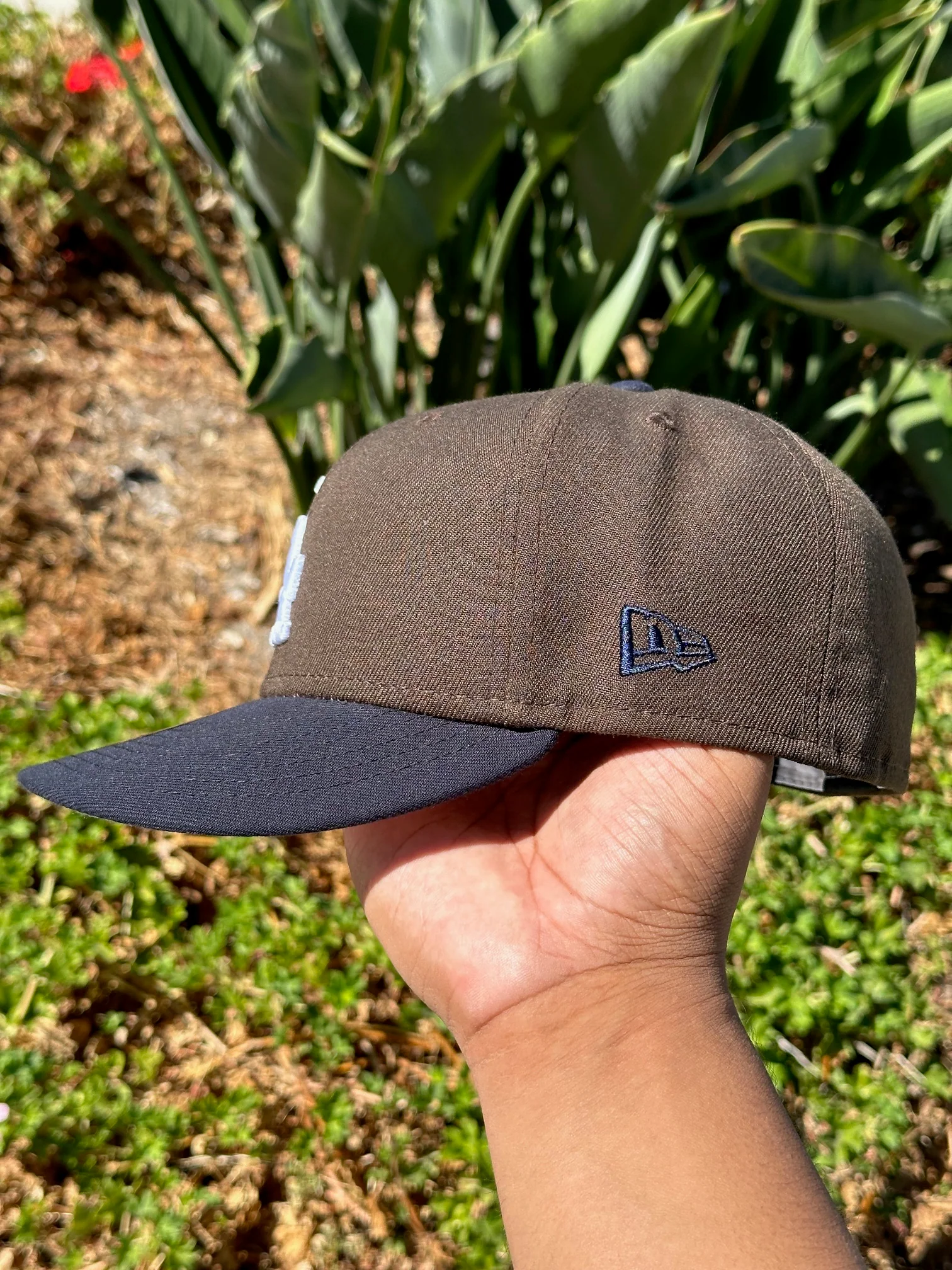 NEW ERA EXCLUSIVE 59FIFTY MOCHA/NAVY LOS ANGELES DODGERS W/ 60TH ANNIVERSARY PATCH - Image 5