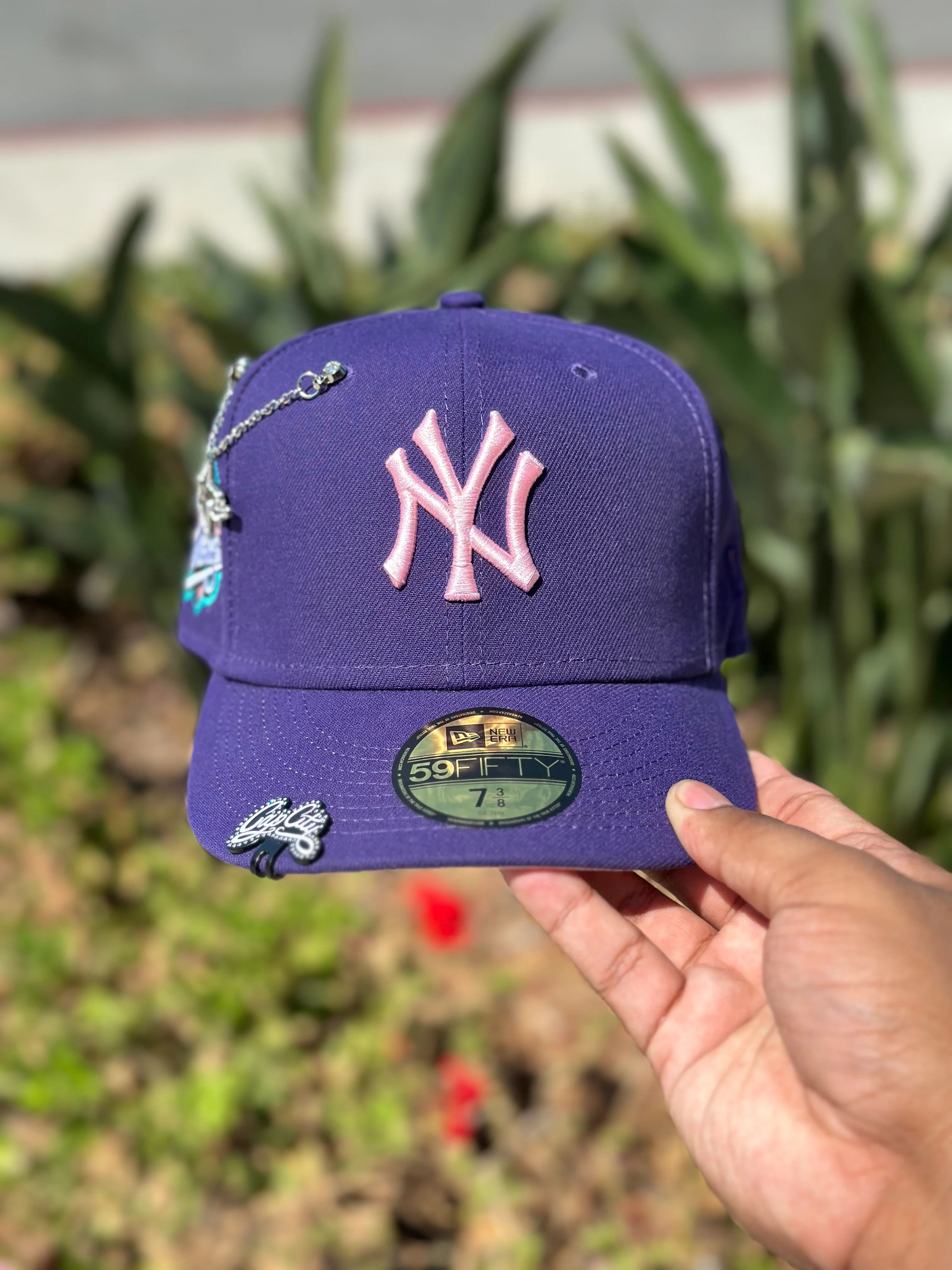 NEW ERA EXCLUSIVE 59FIFTY PURPLE NEW YORK YANKEES W/ 1999 WORLD SERIES SIDE PATCH - Image 5