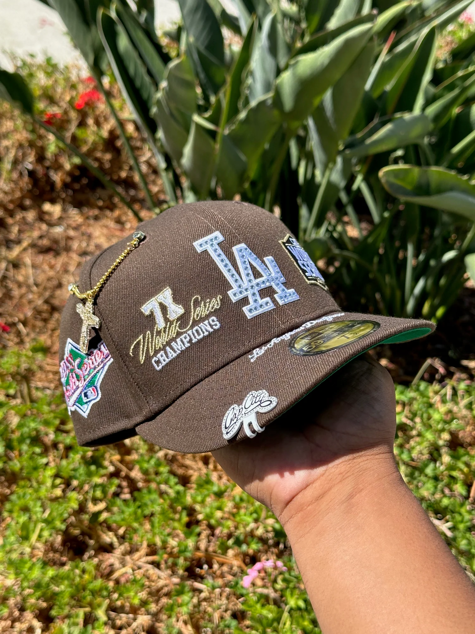 NEW ERA EXCLUSIVE 59FIFTY WALNUT LOS ANGELES DODGERS W/ WORLD SERIES EMBROIDERY PATCHES - Image 3