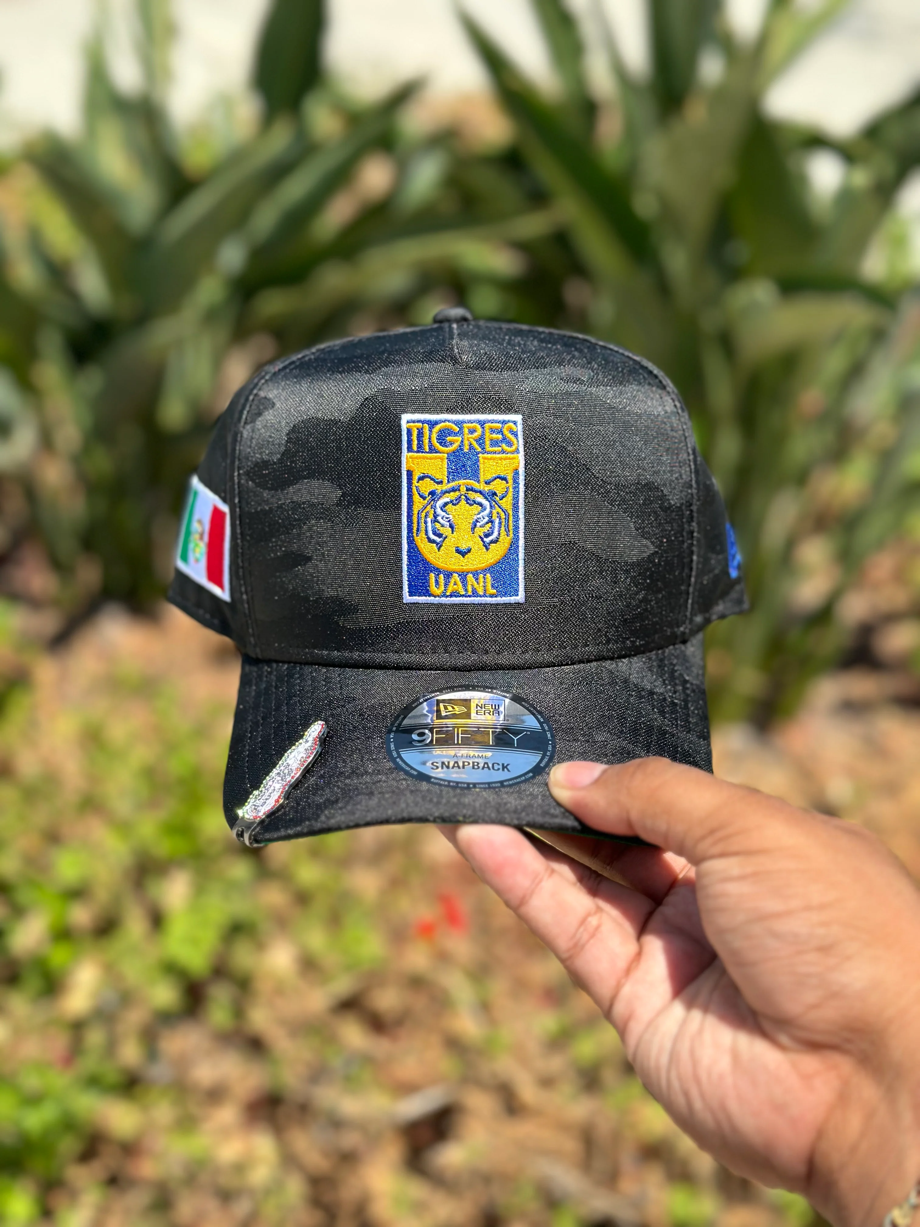 NEW ERA EXCLUSIVE 9FIFTY A-FRAME BLACK CAMO "CLUB TIGRES UANL" SNAPBACK W/ MEXICO FLAG SIDE PATCH - Image 5