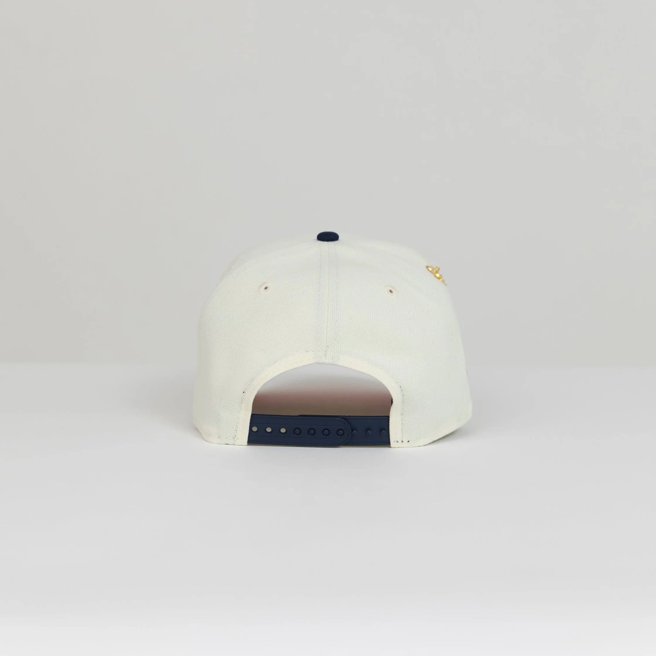 NEW ERA EXCLUSIVE 9FIFTY CHROME/ NAVY CHICAGO WHITE SOX SNAPBACK W/ 2003 ALL STAR GAME SIDE PATCH - Image 4