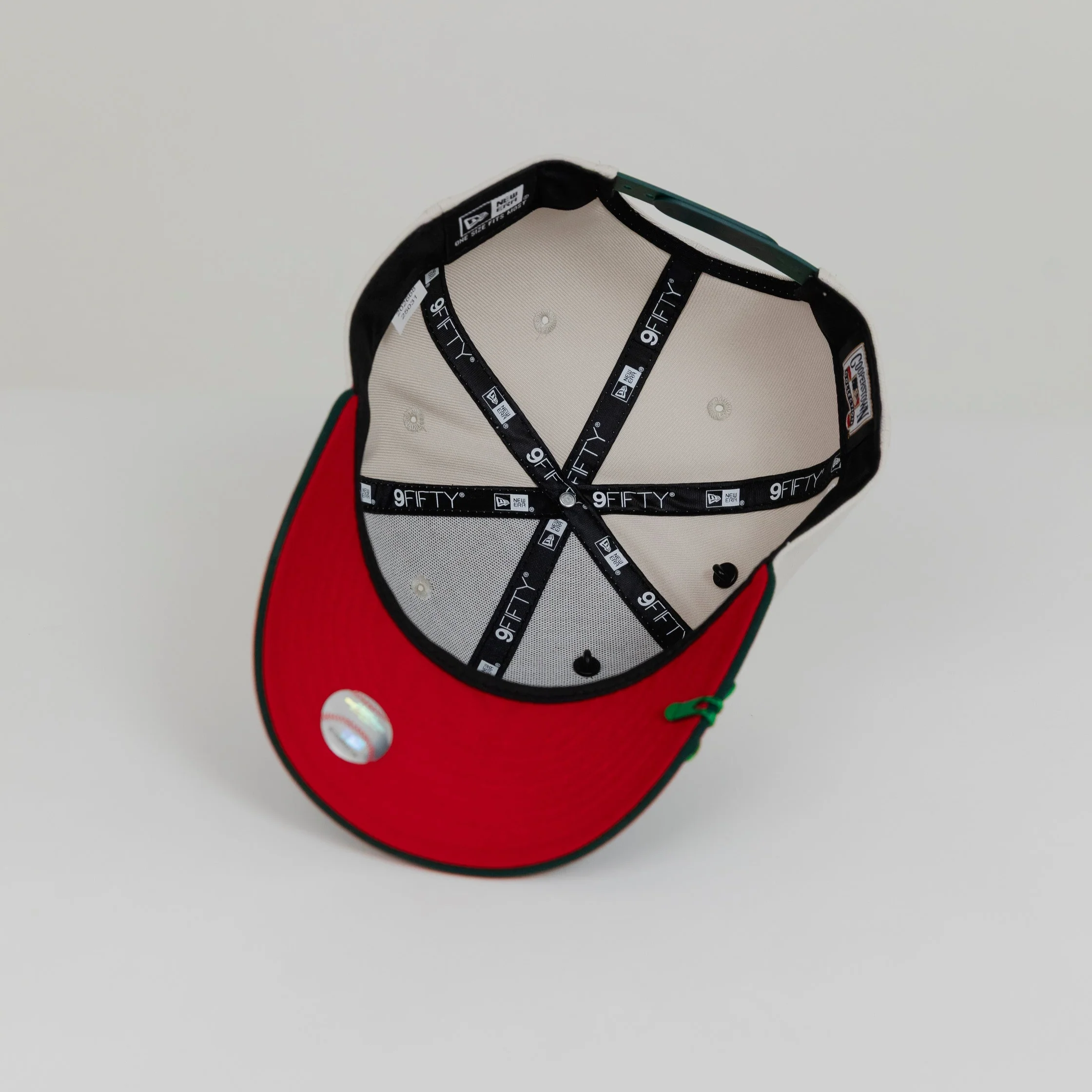 NEW ERA EXCLUSIVE 9FIFTY STONE GREY/ PINE GREEN CHICAGO WHITE SOX SNAPBACK W/ COMISKEY PARK SIDE PATCH - Image 5